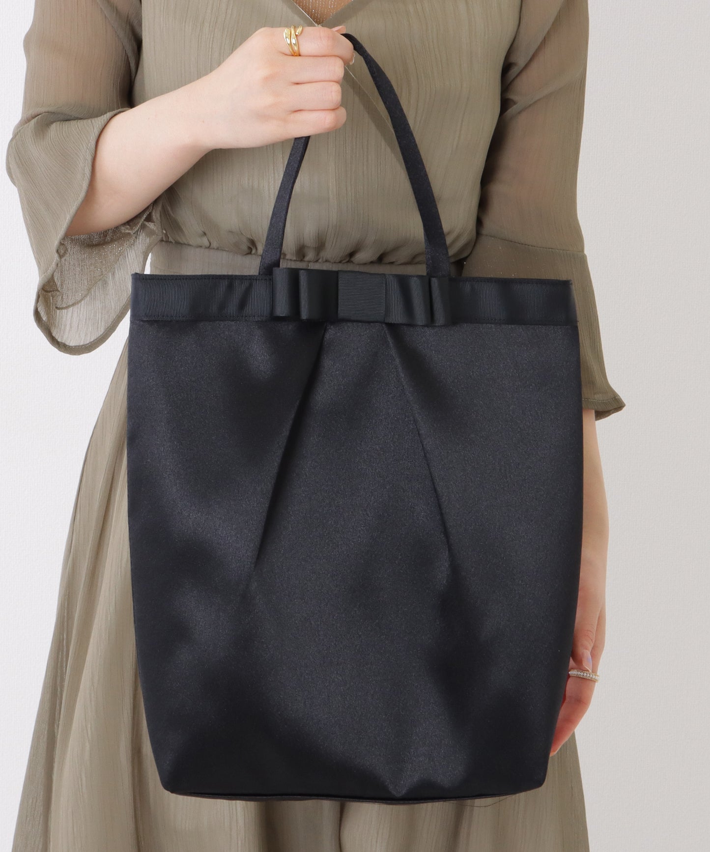 リボン付き サテン タック トート バッグ