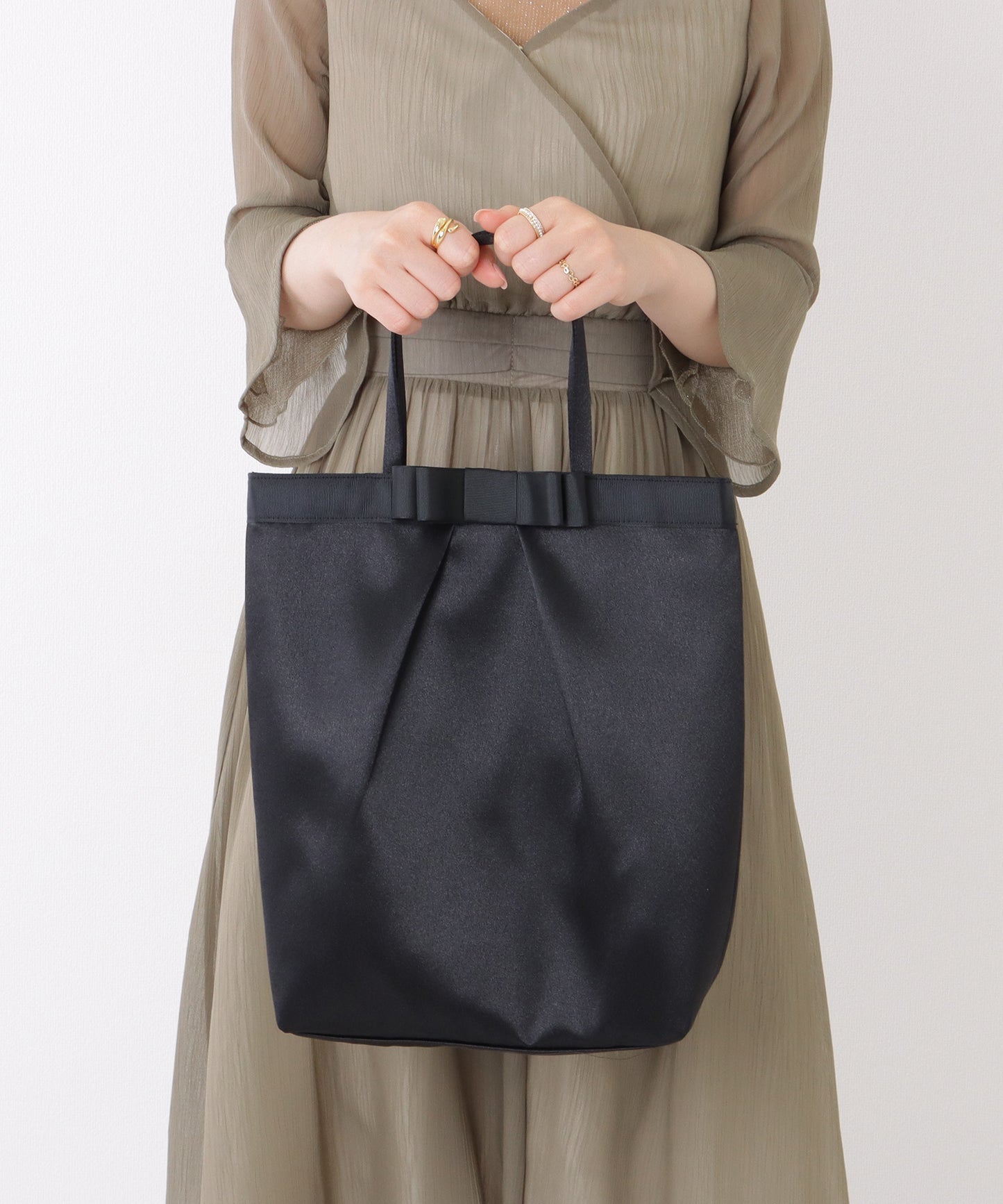 リボン付き サテン タック トート バッグ