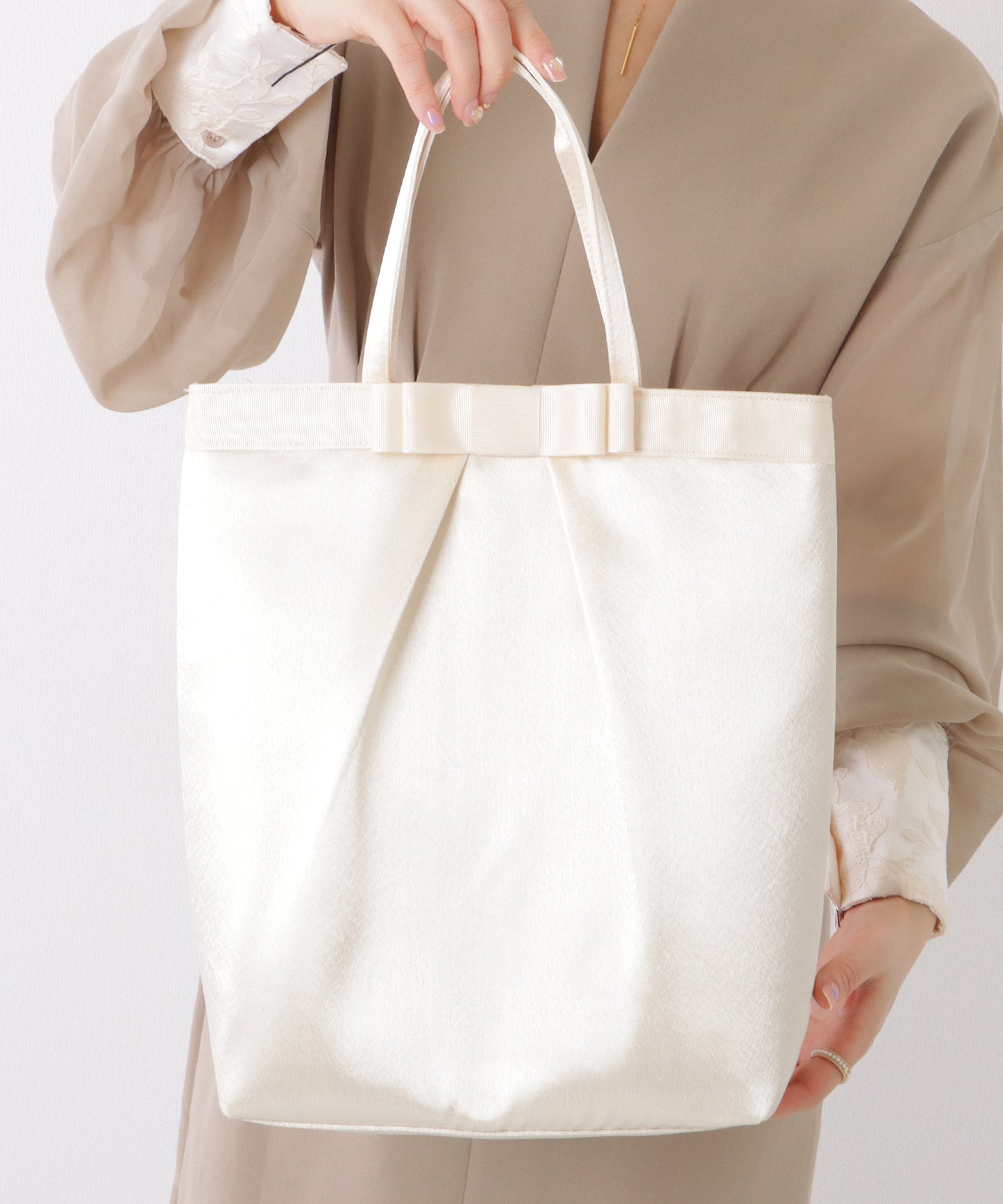 リボン付き サテン タック トート バッグ