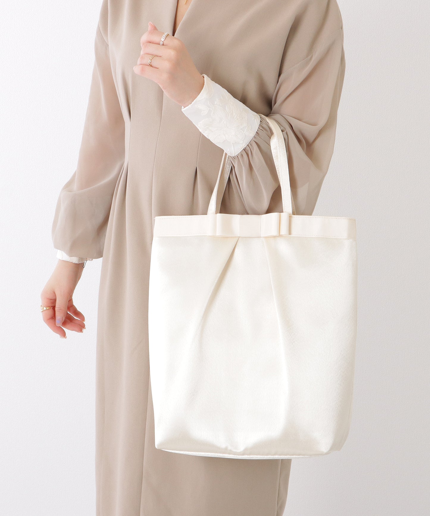 リボン付き サテン タック トート バッグ