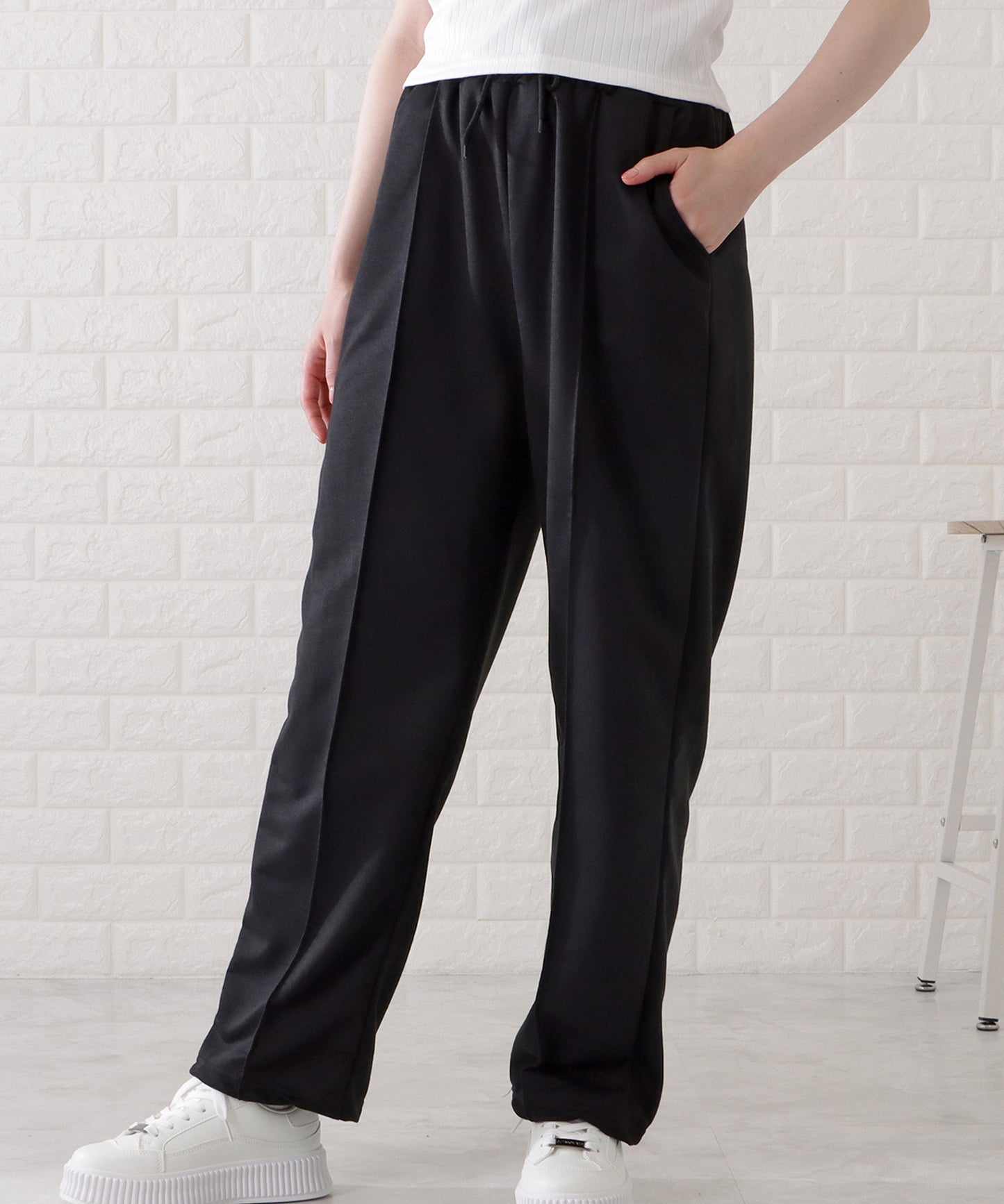 ハイウエストセンターライン入りワイドスウェットパンツ
