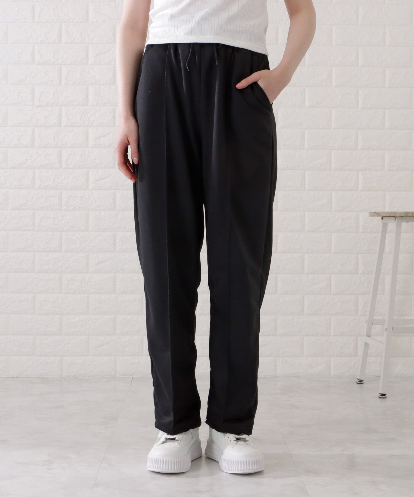 ハイウエストセンターライン入りワイドスウェットパンツ