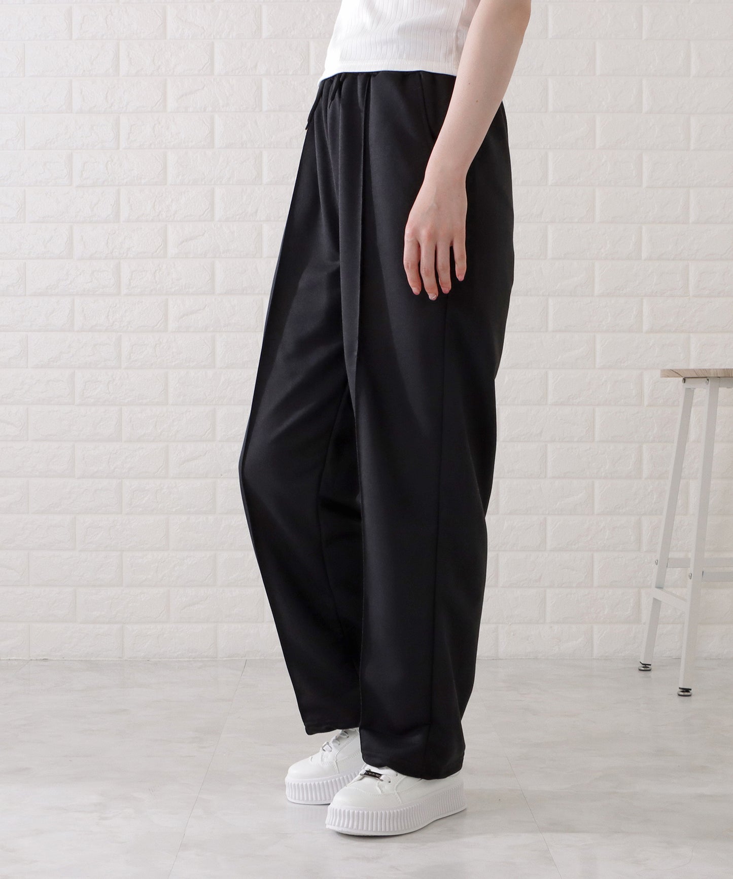 ハイウエストセンターライン入りワイドスウェットパンツ