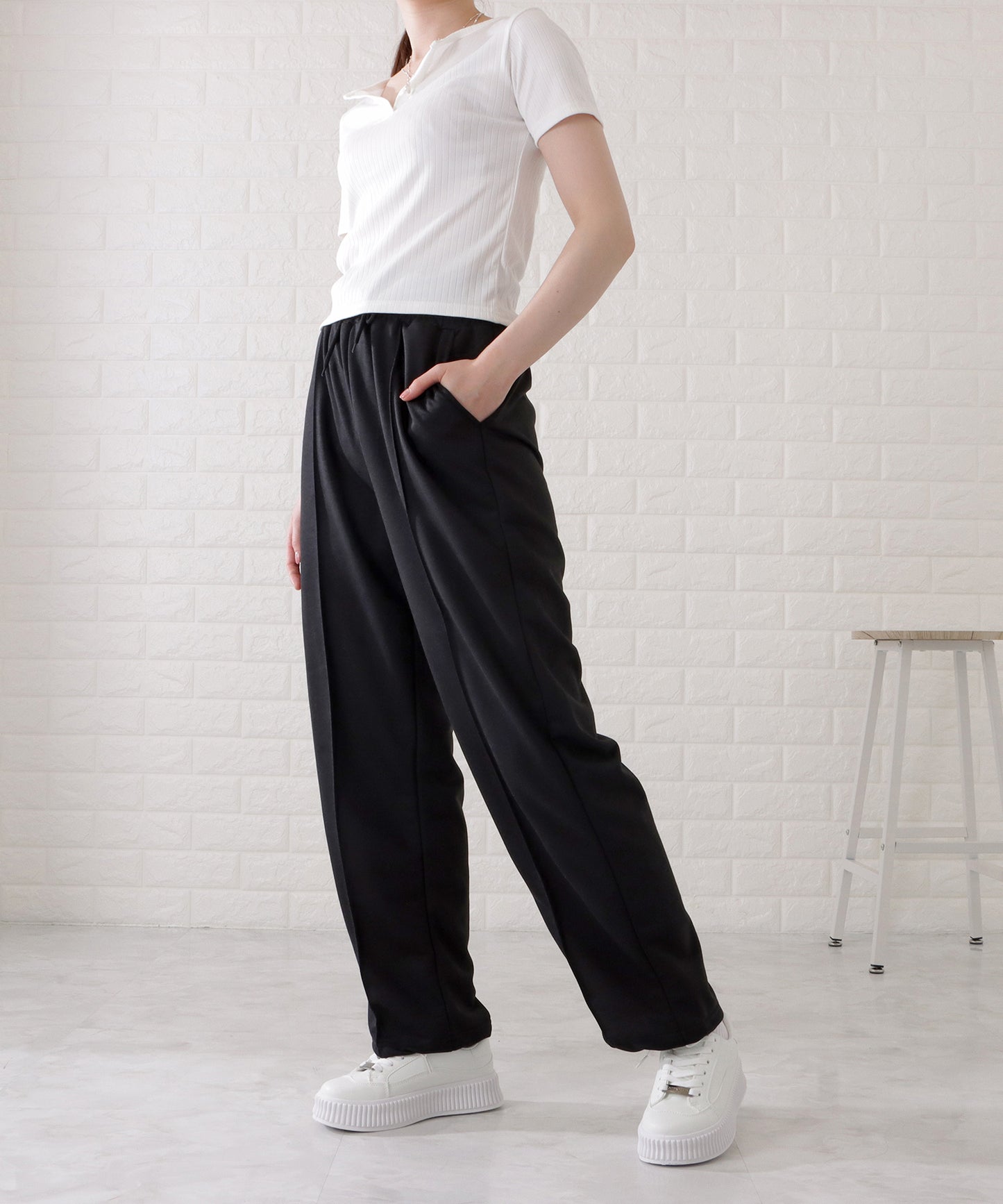 ハイウエストセンターライン入りワイドスウェットパンツ