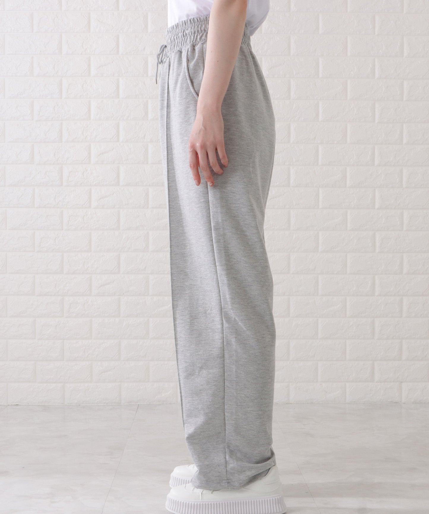 ハイウエストセンターライン入りワイドスウェットパンツ