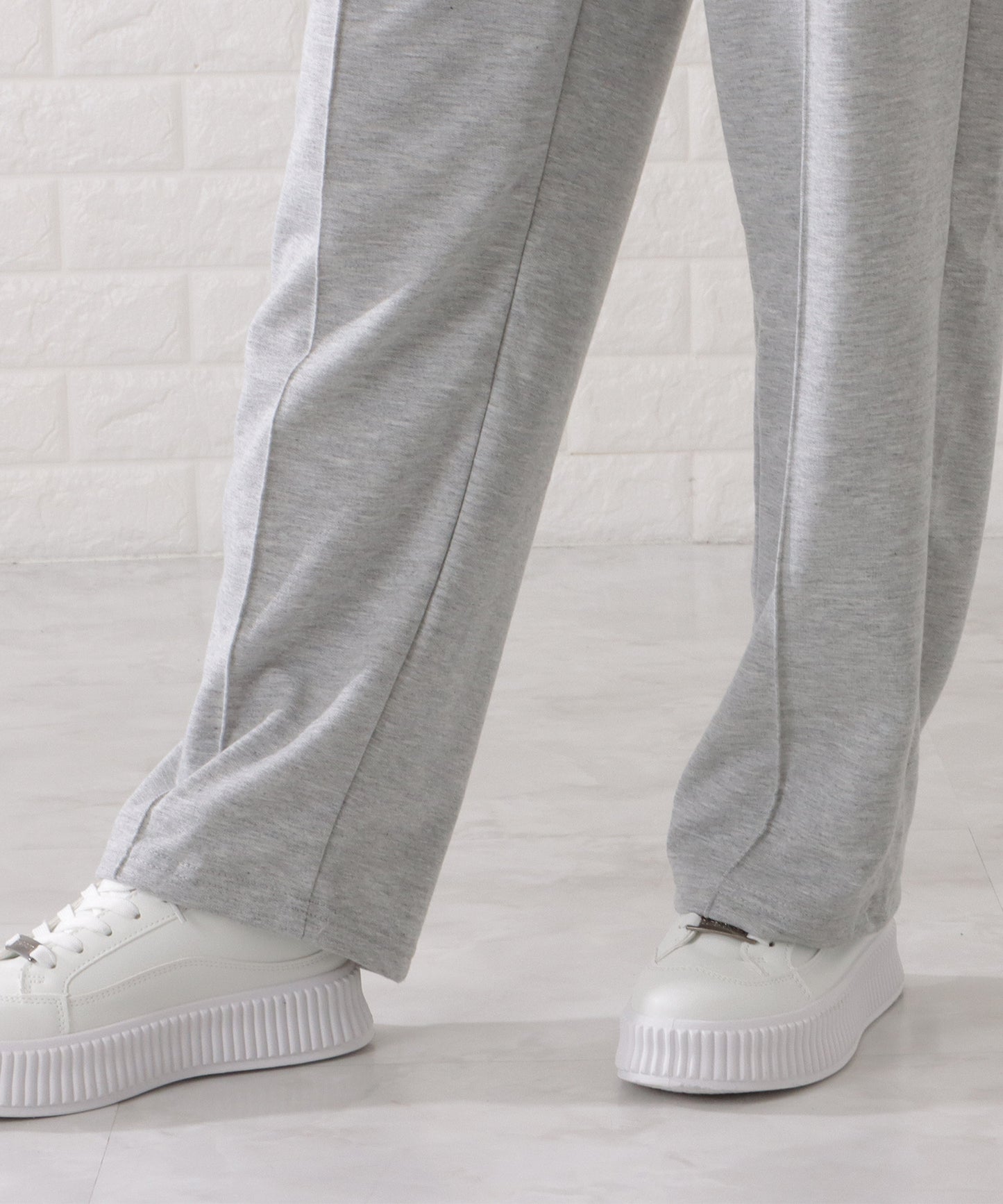 ハイウエストセンターライン入りワイドスウェットパンツ