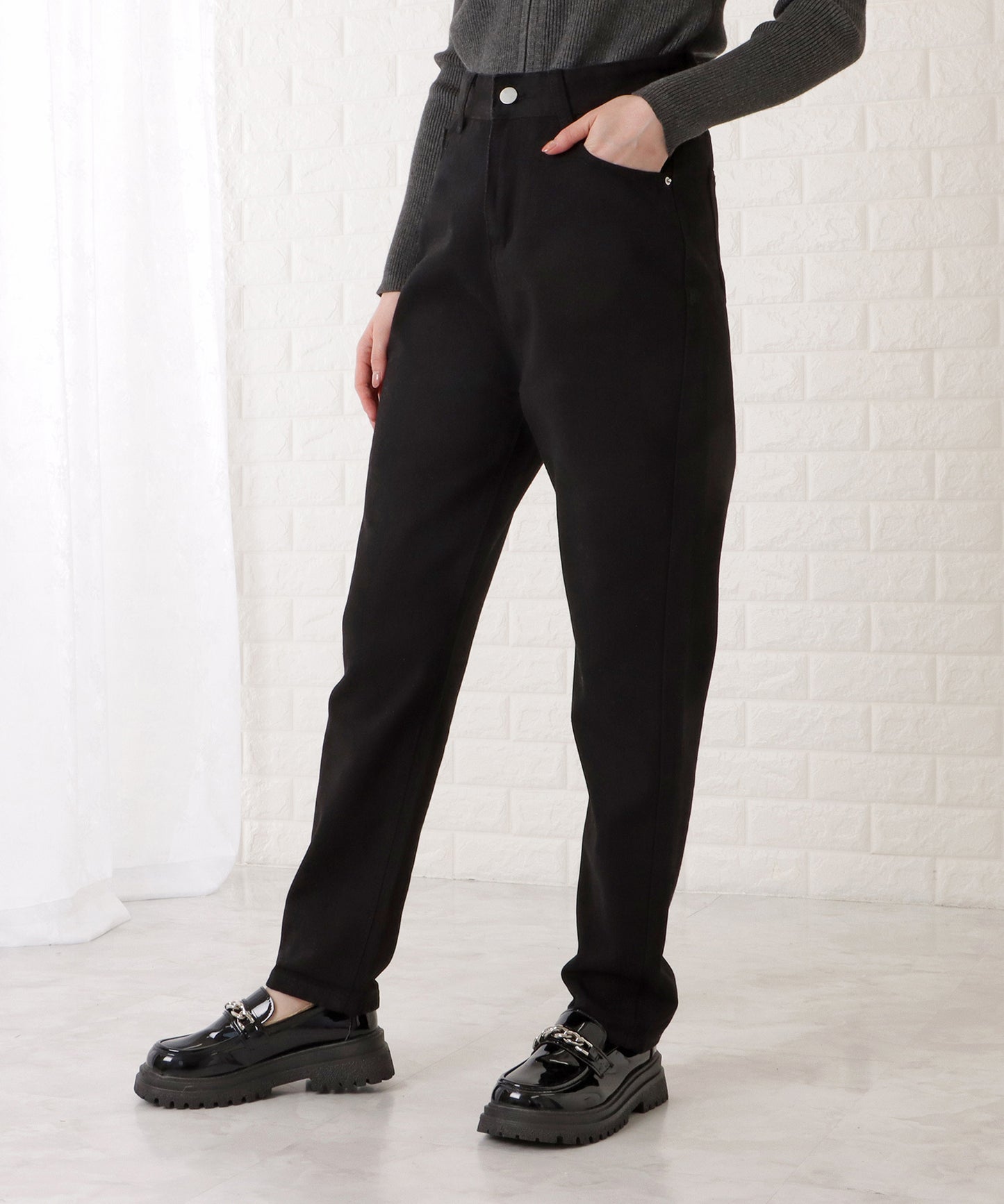 サルエル風シルエットデニムパンツ