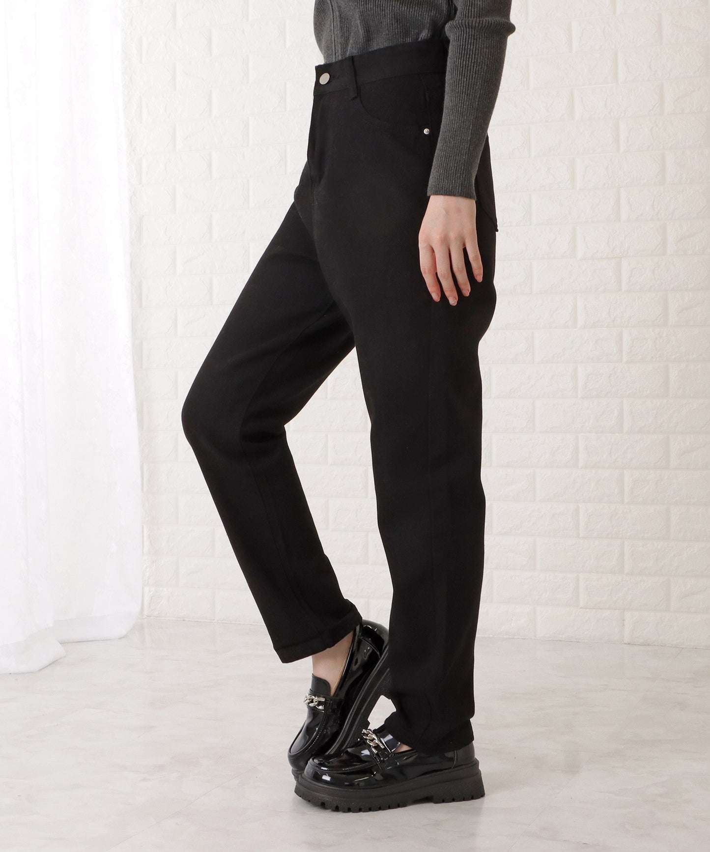 サルエル風シルエットデニムパンツ