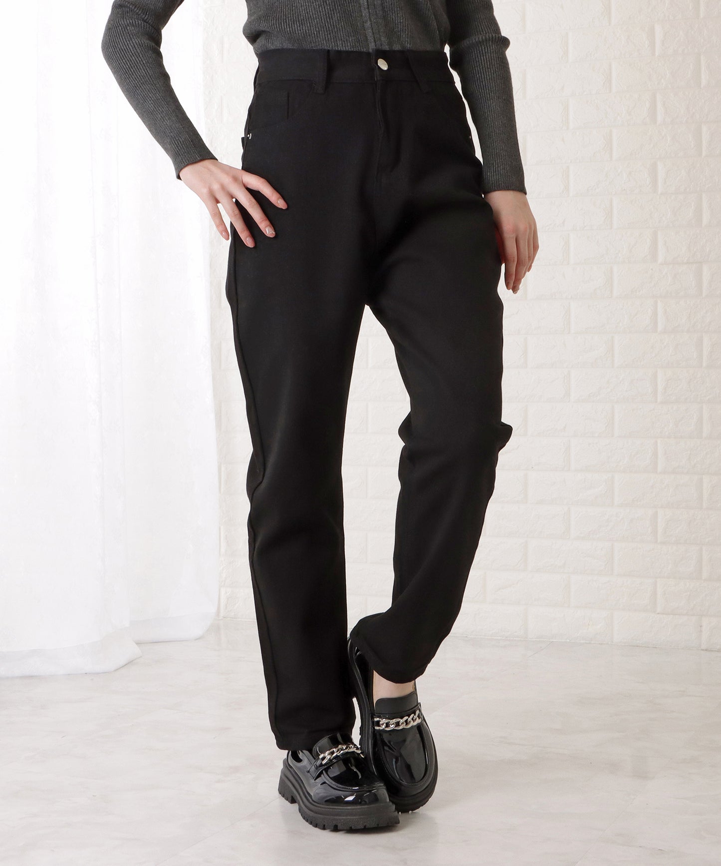 サルエル風シルエットデニムパンツ