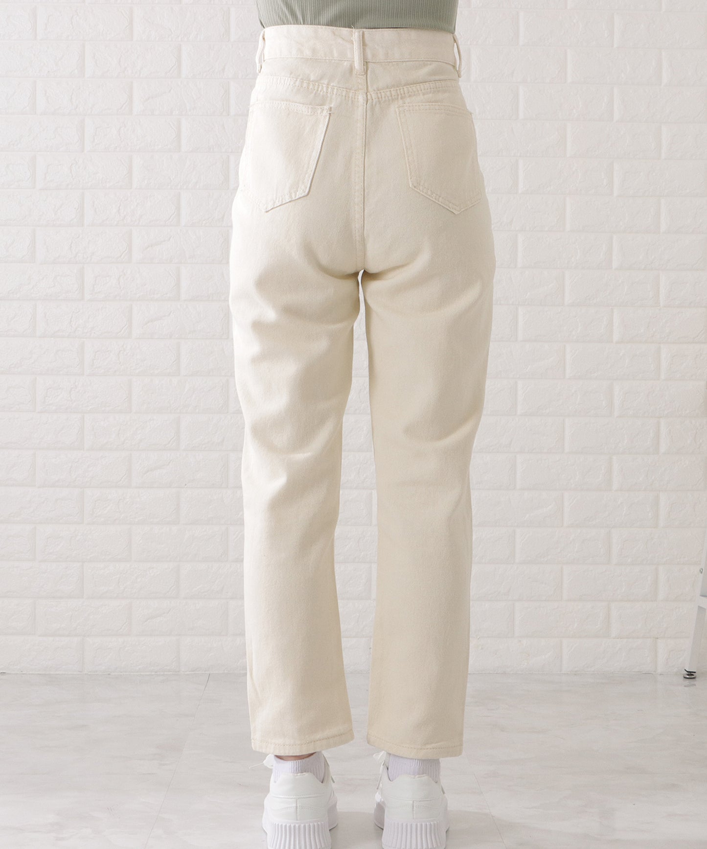 サルエル風シルエットデニムパンツ