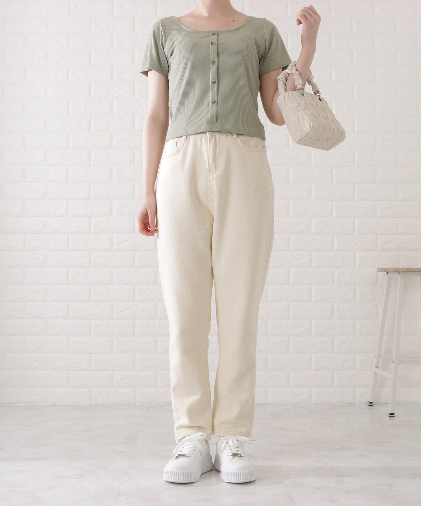 サルエル風シルエットデニムパンツ