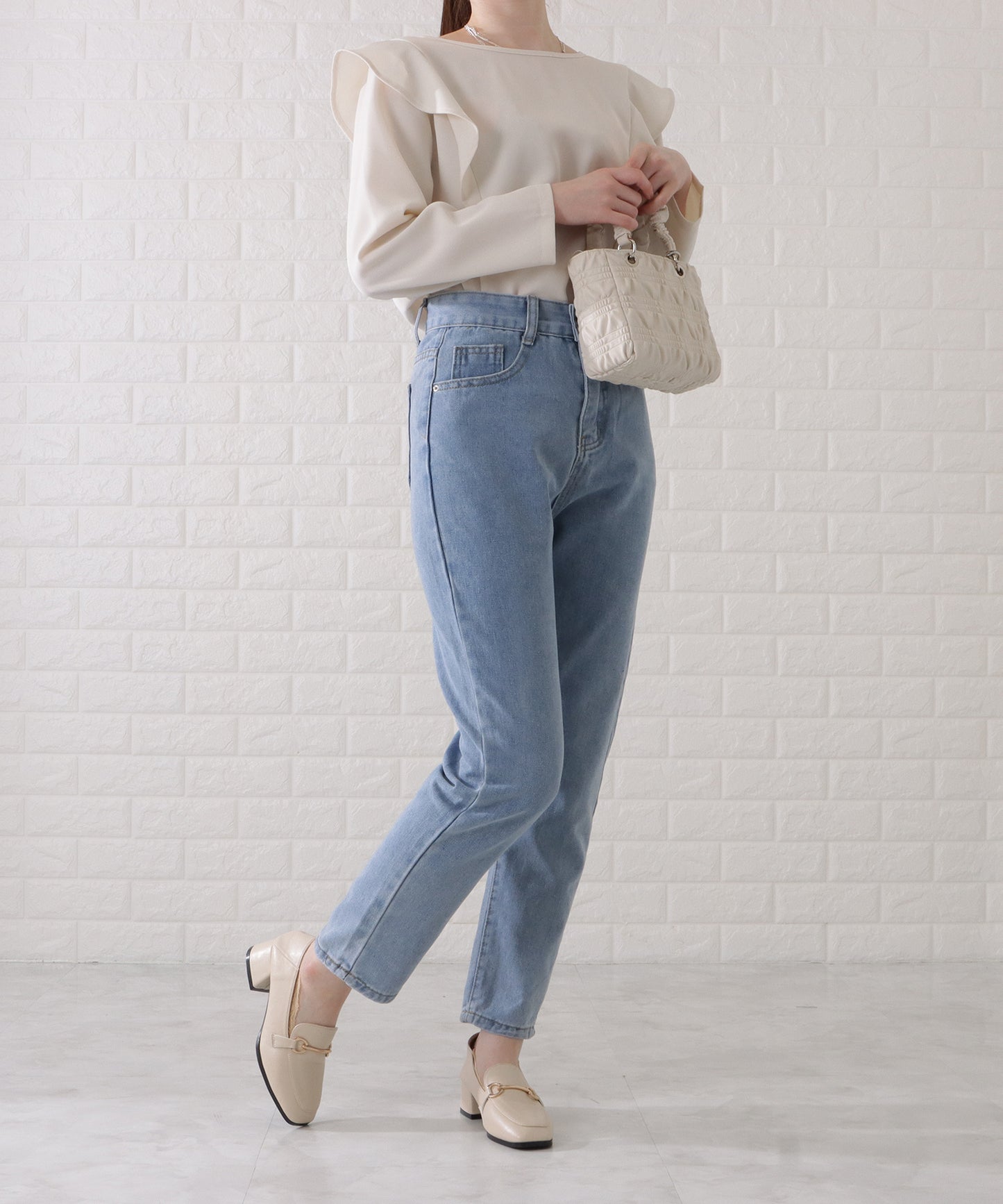 サルエル風シルエットデニムパンツ