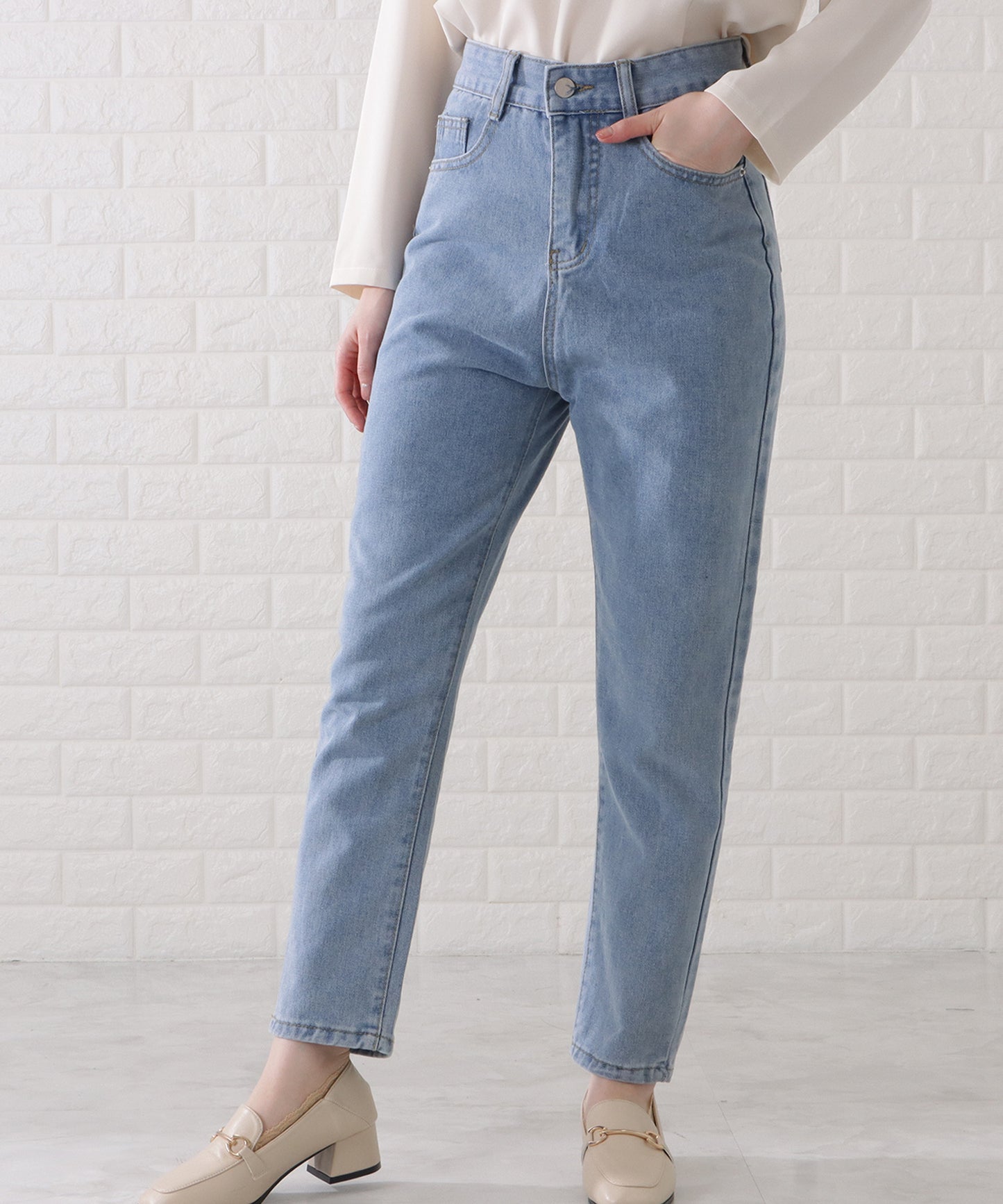サルエル風シルエットデニムパンツ