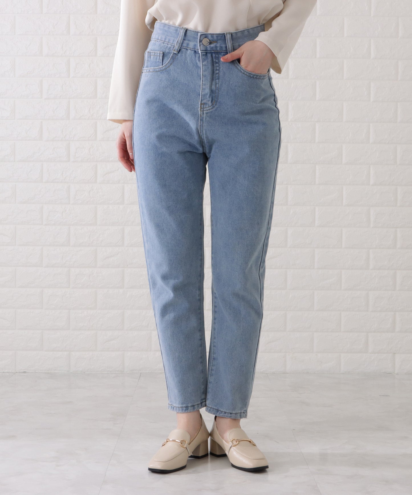サルエル風シルエットデニムパンツ