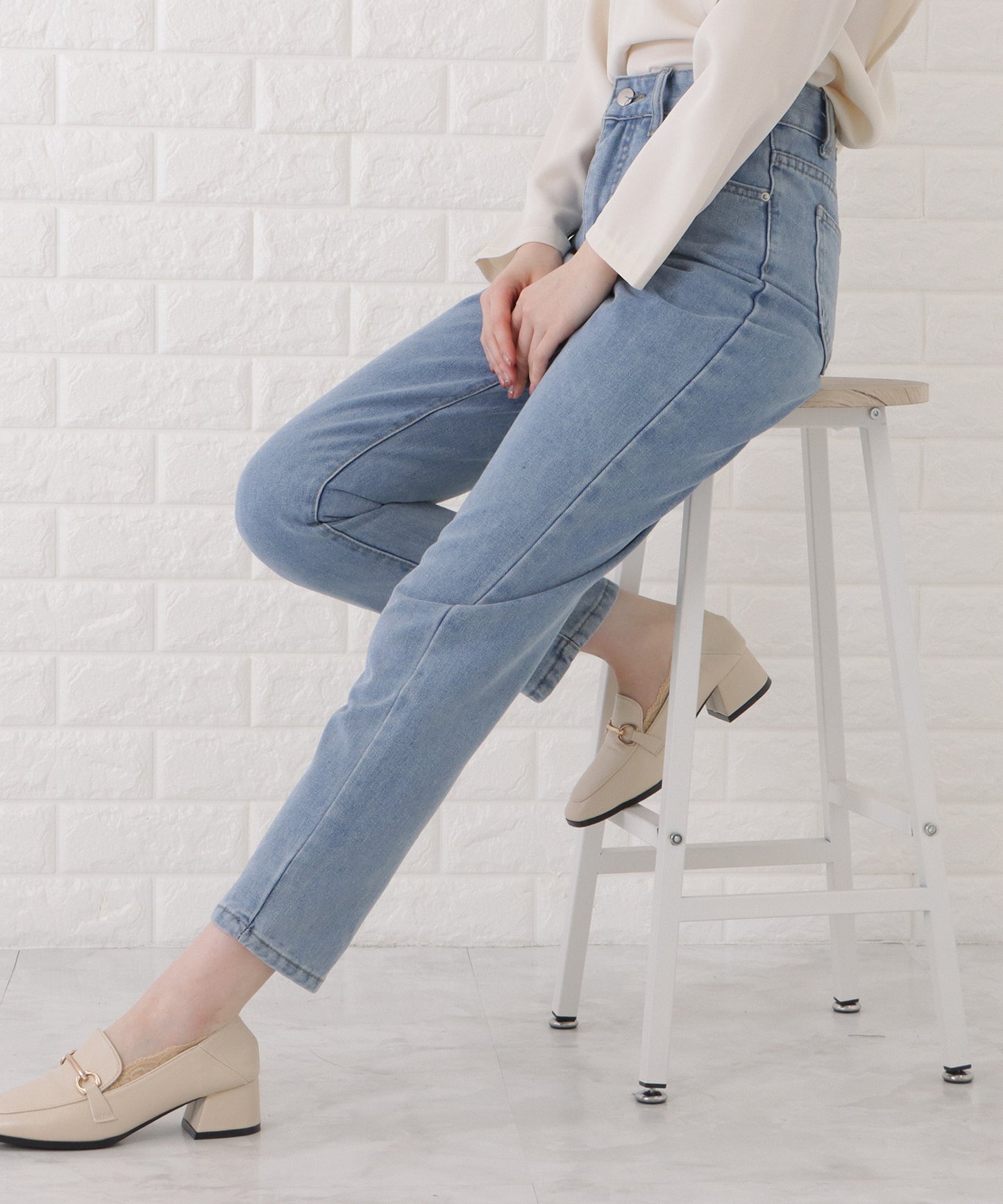 サルエル風シルエットデニムパンツ