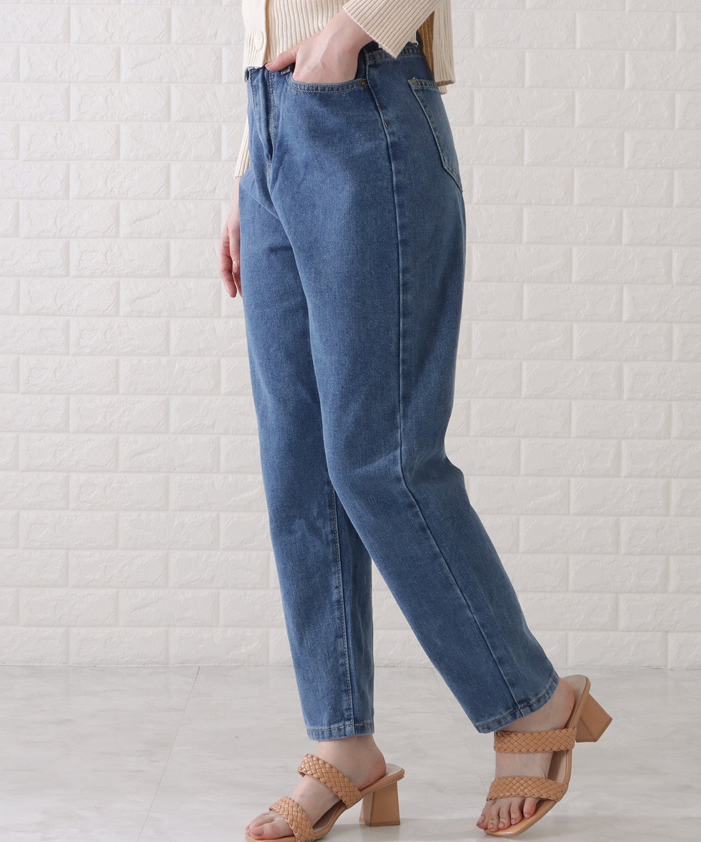 サルエル風シルエットデニムパンツ