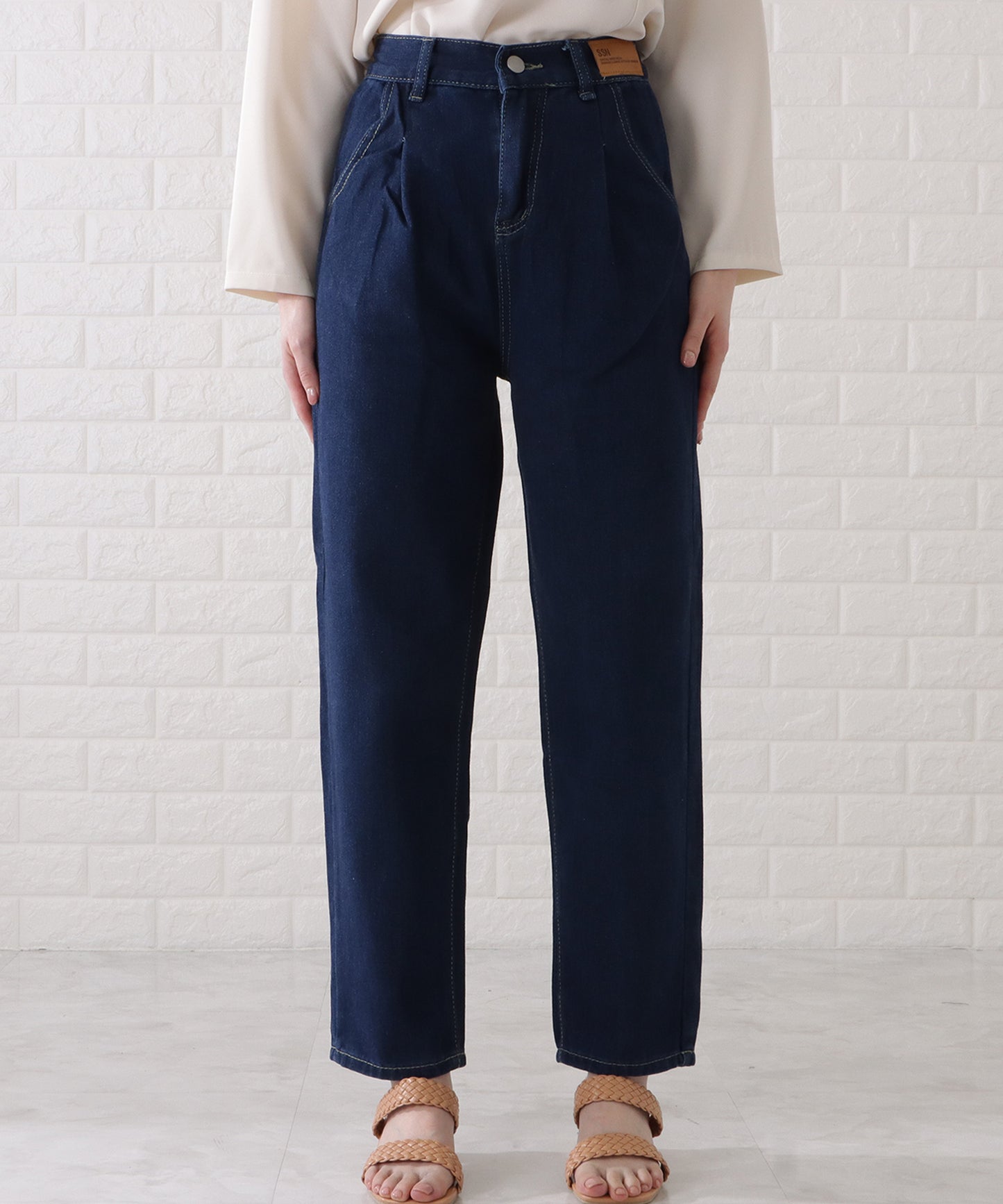 タック入りハーフゴムデニムパンツ