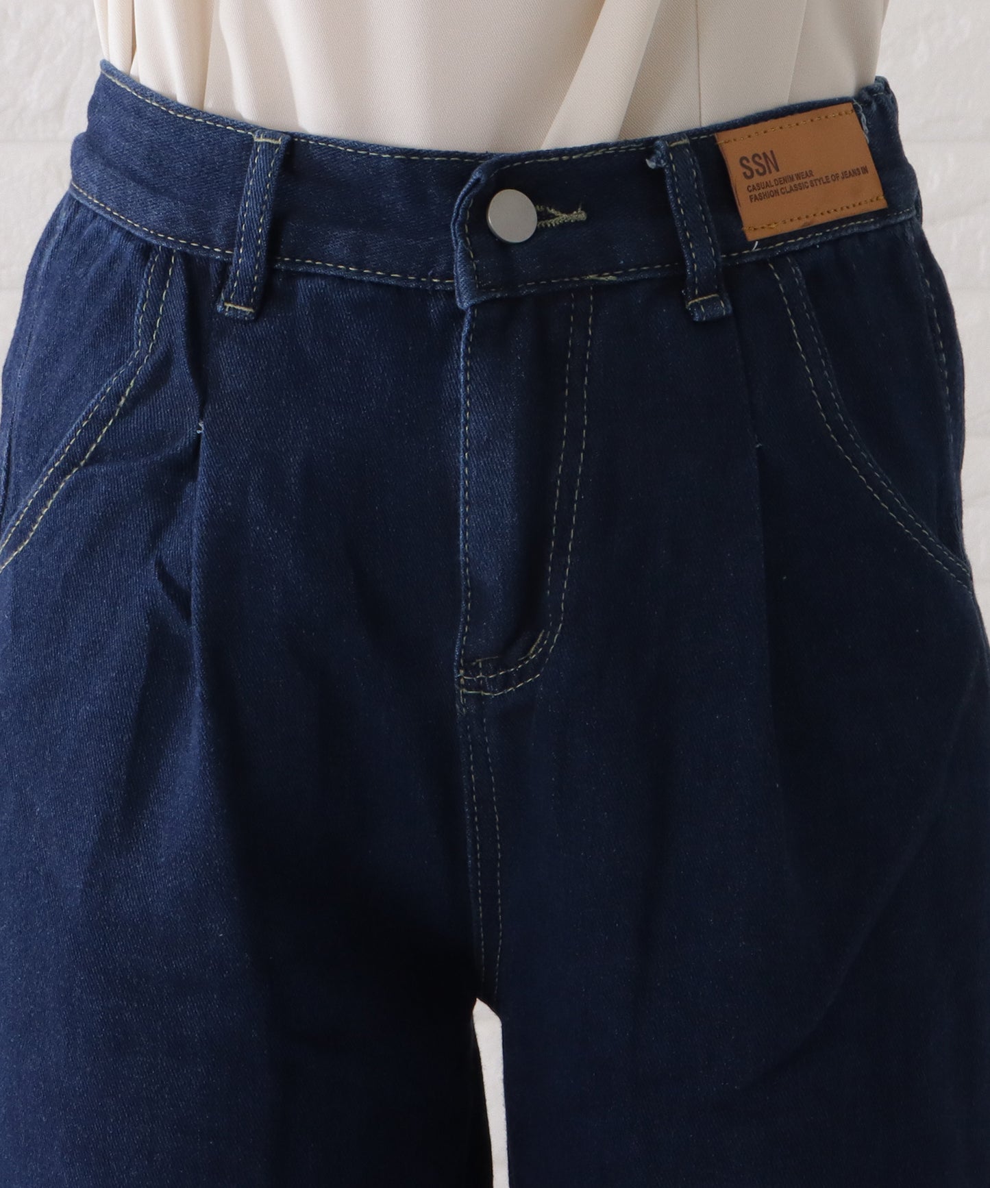 タック入りハーフゴムデニムパンツ