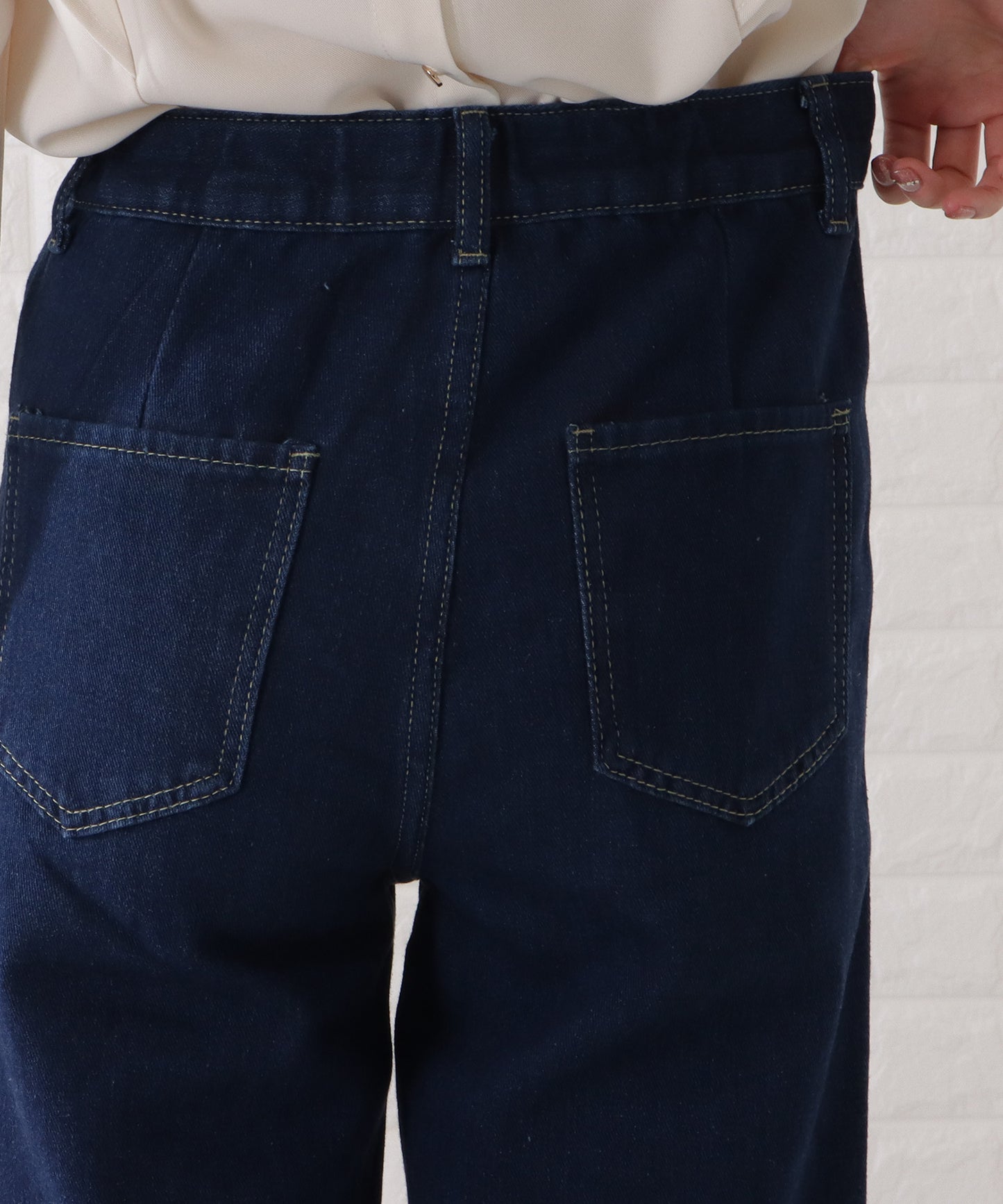 タック入りハーフゴムデニムパンツ