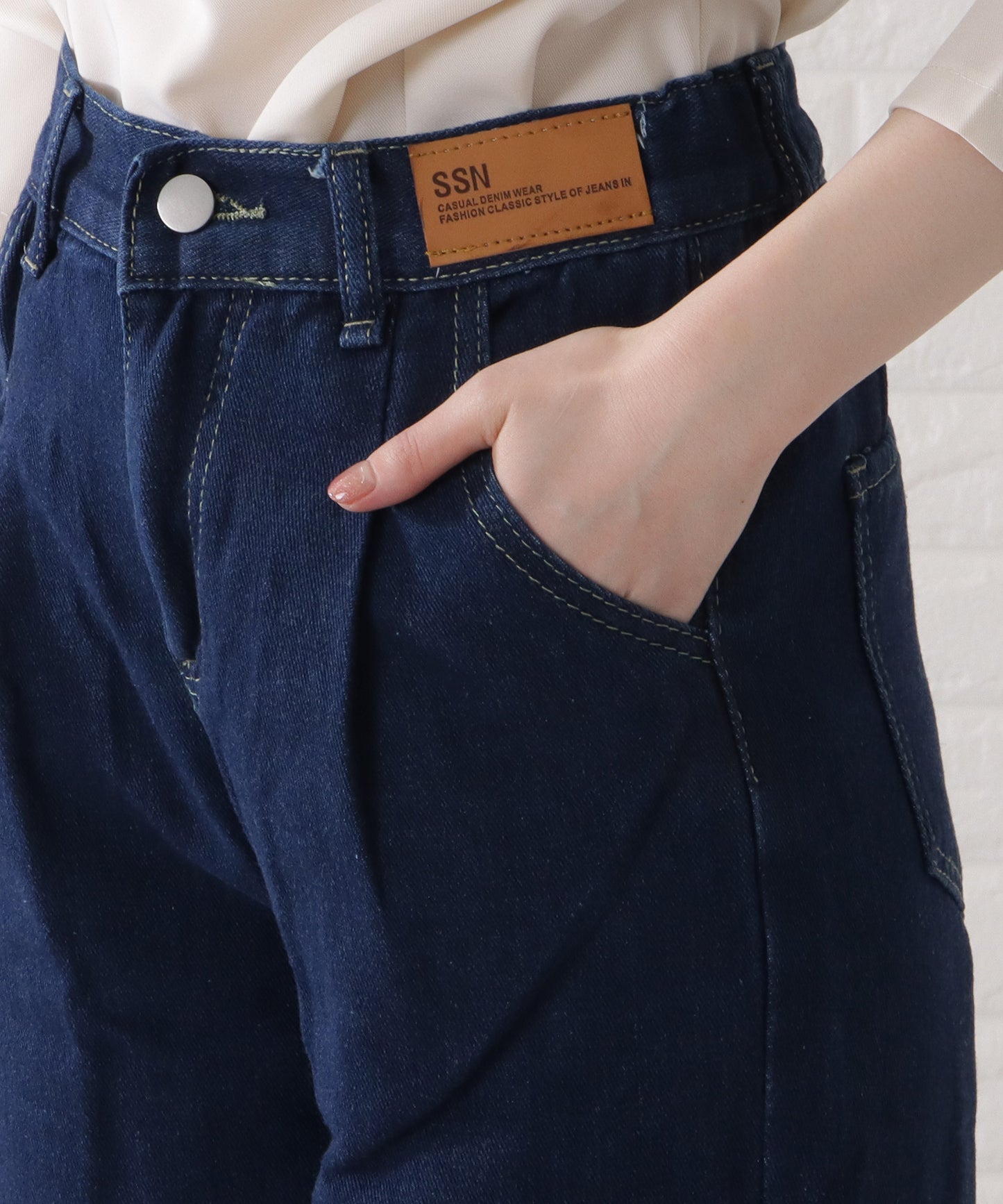 タック入りハーフゴムデニムパンツ