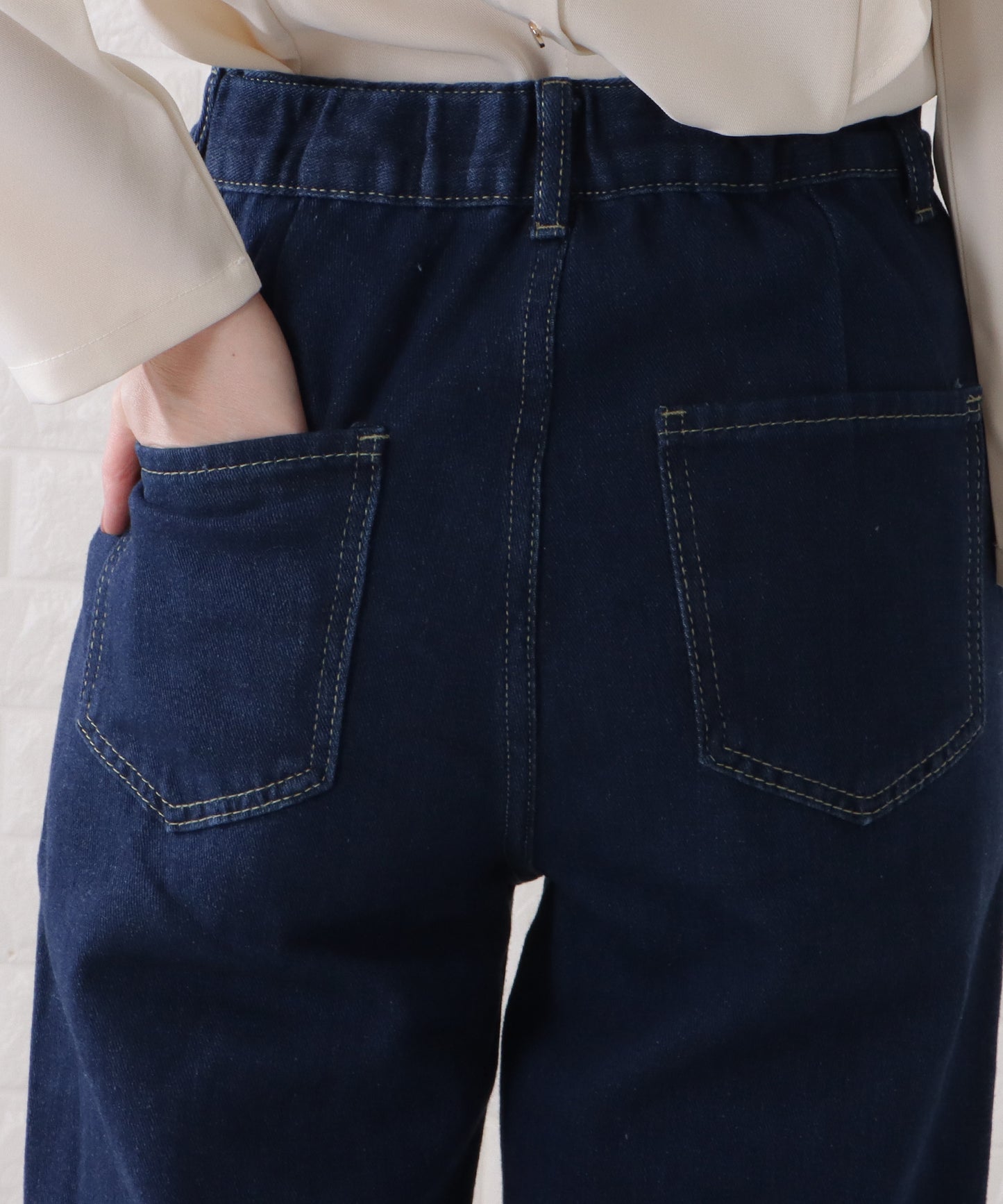 タック入りハーフゴムデニムパンツ