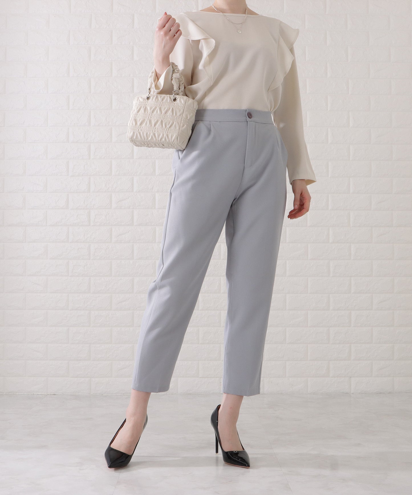 センタープレスストレートパンツ