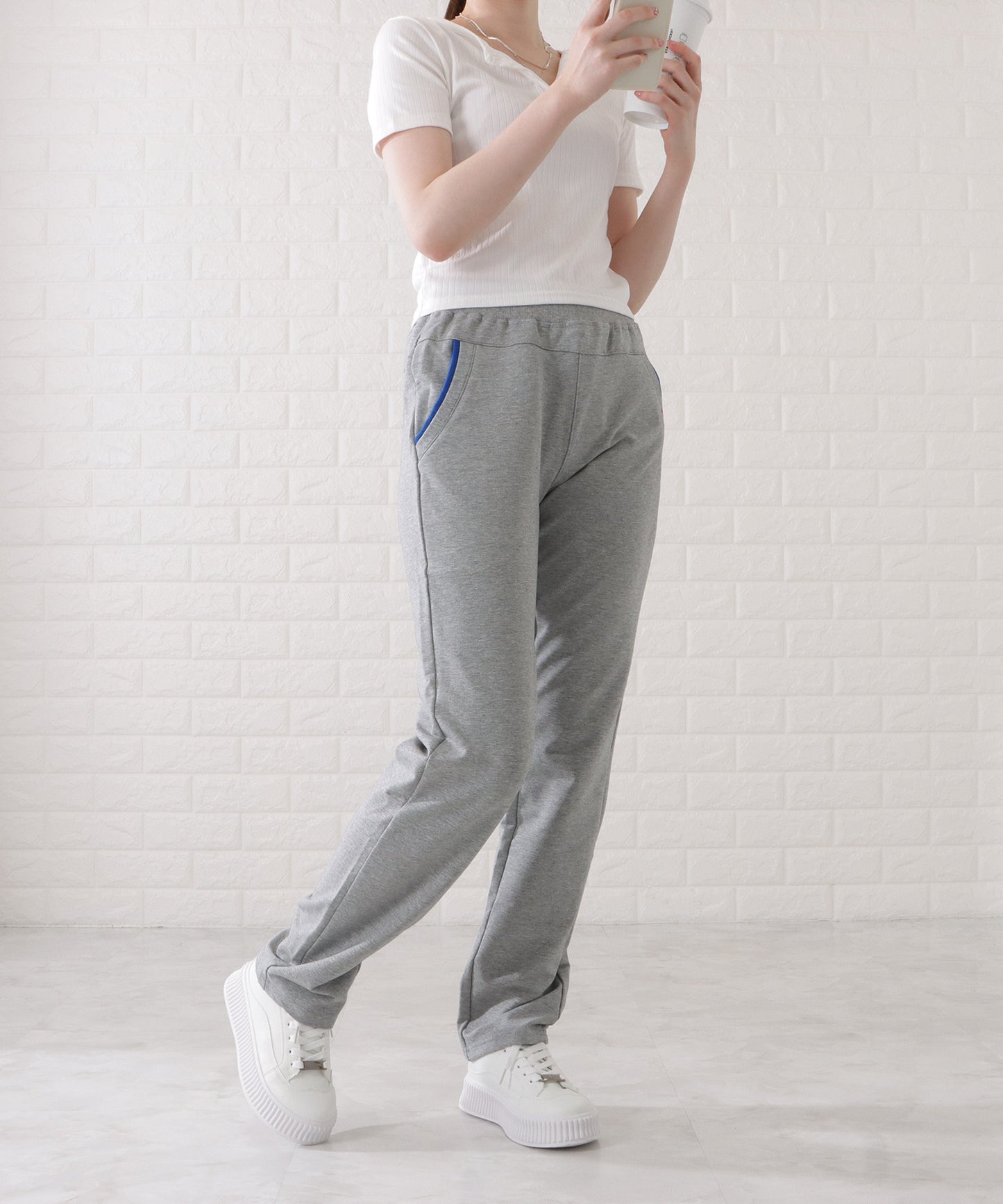 配色ライン入りストレートスウェットパンツ