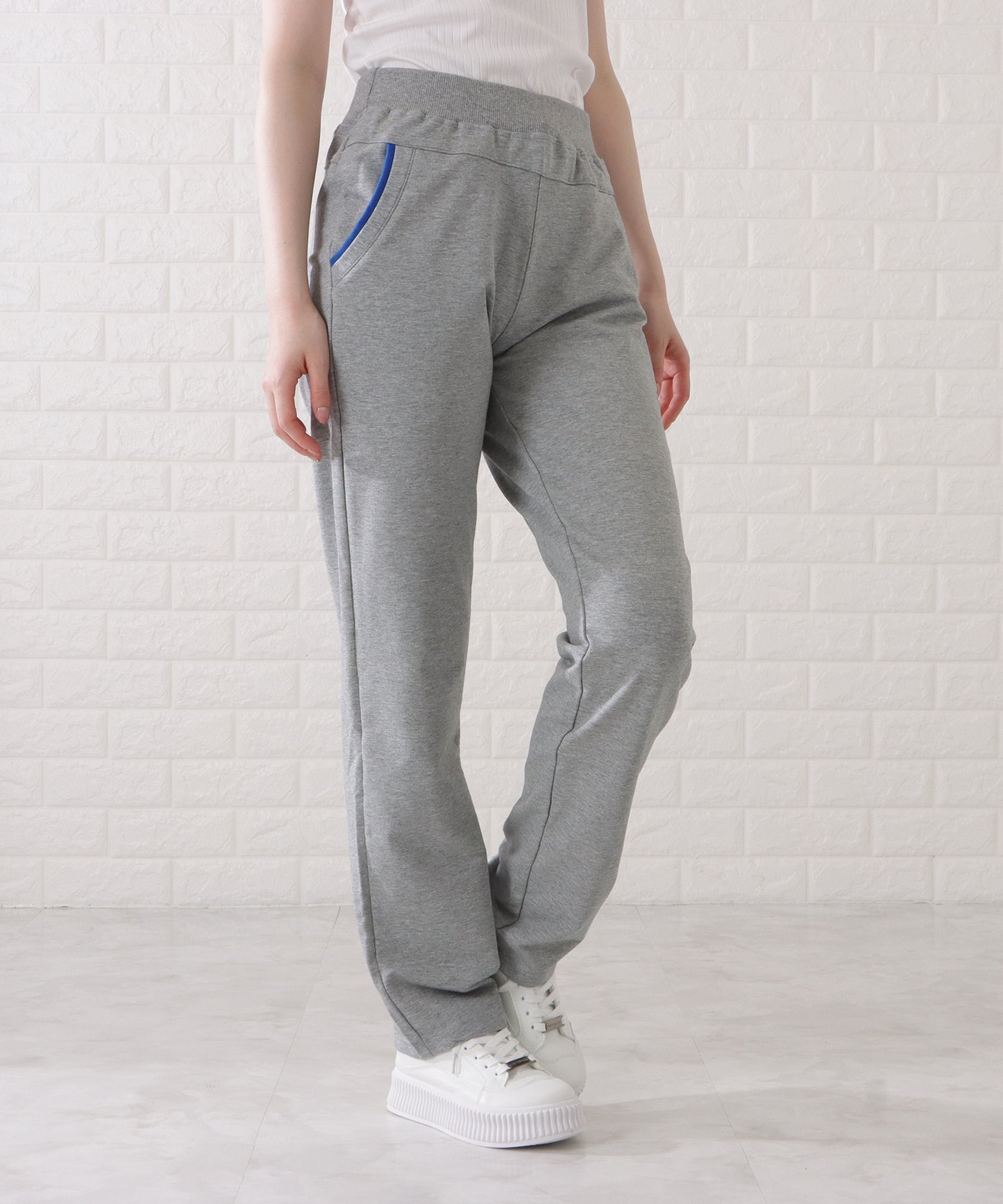 配色ライン入りストレートスウェットパンツ