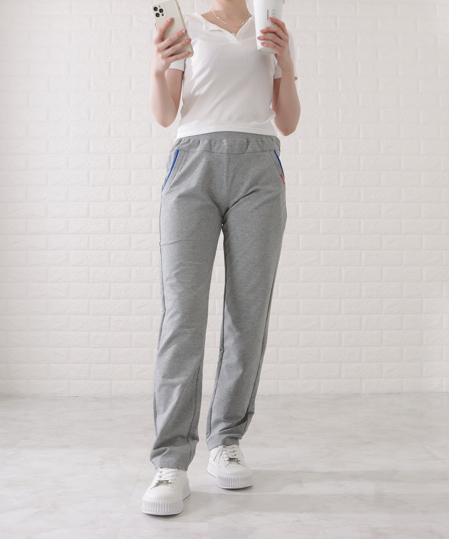 配色ライン入りストレートスウェットパンツ