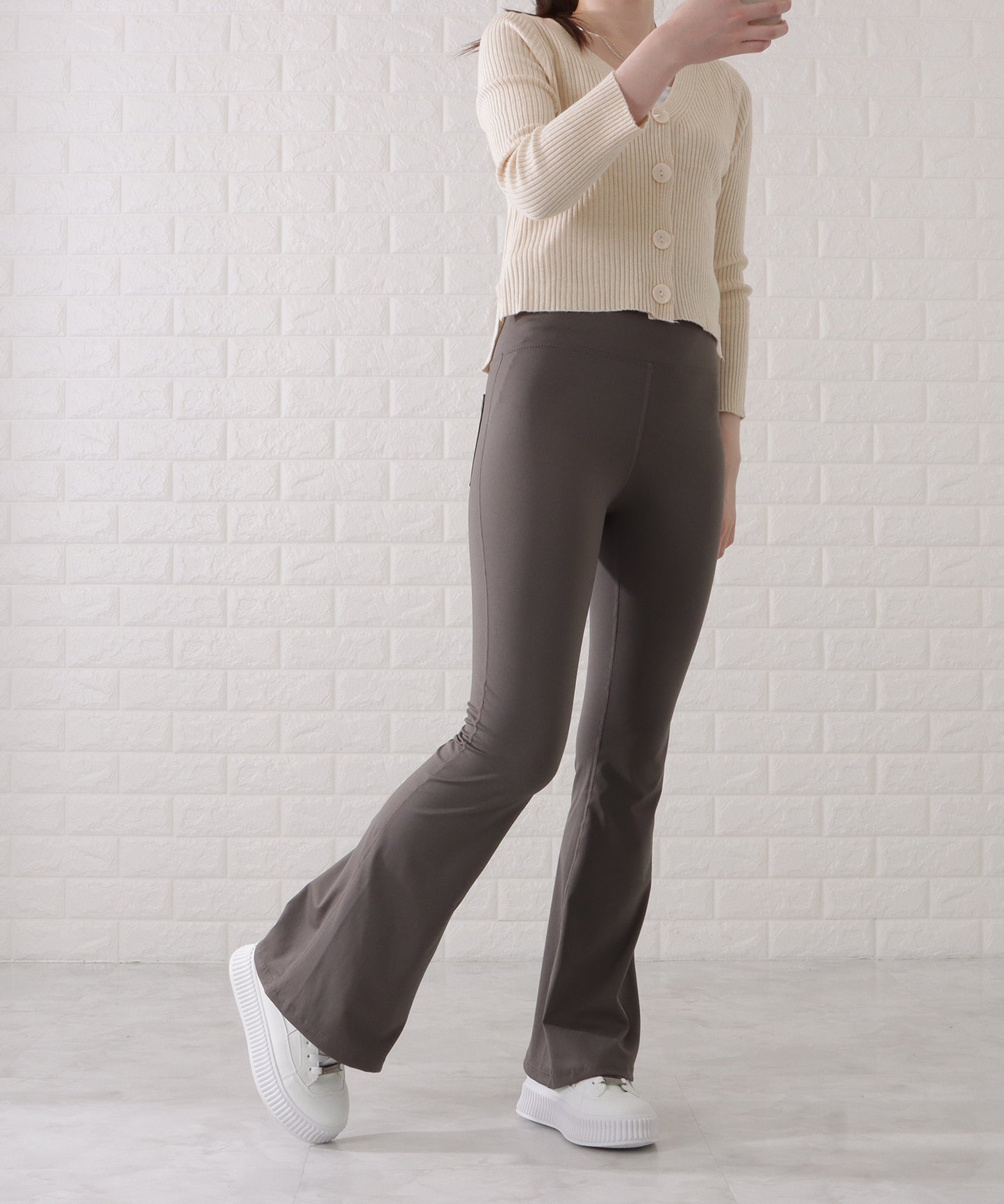 美シルエットシンプルスリムフレアパンツ
