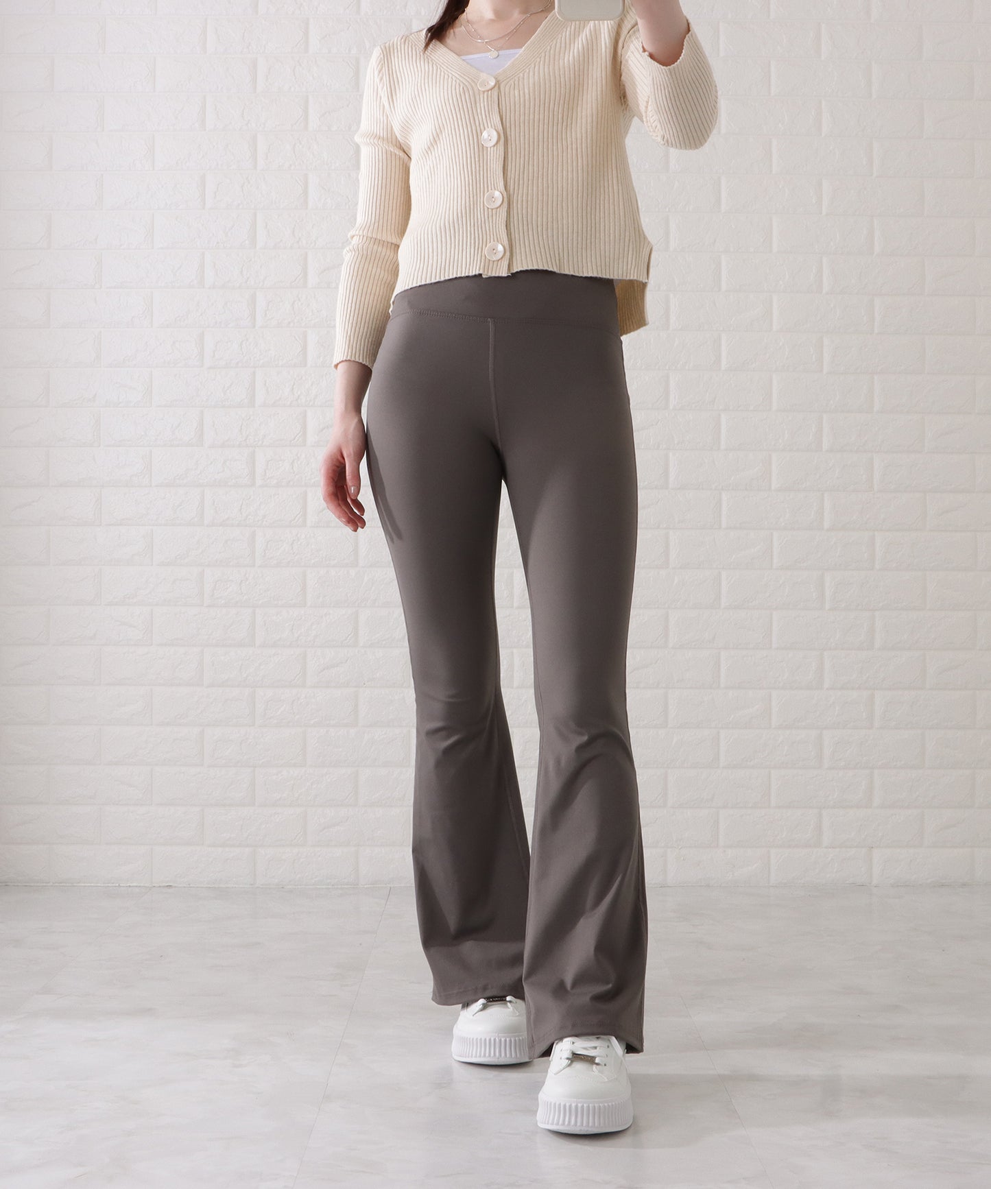 美シルエットシンプルスリムフレアパンツ