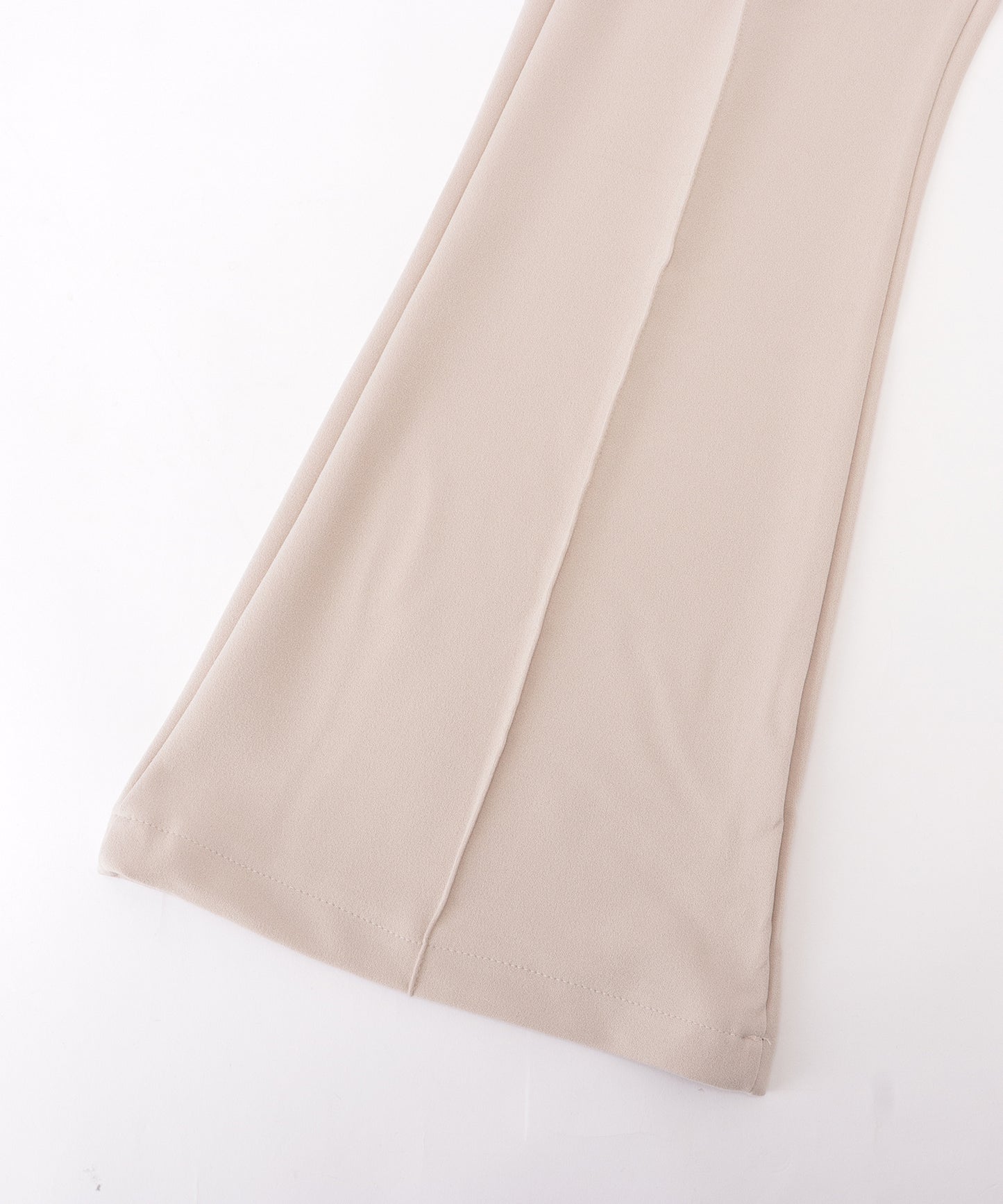 ボタン付きセンターラインフレアパンツ