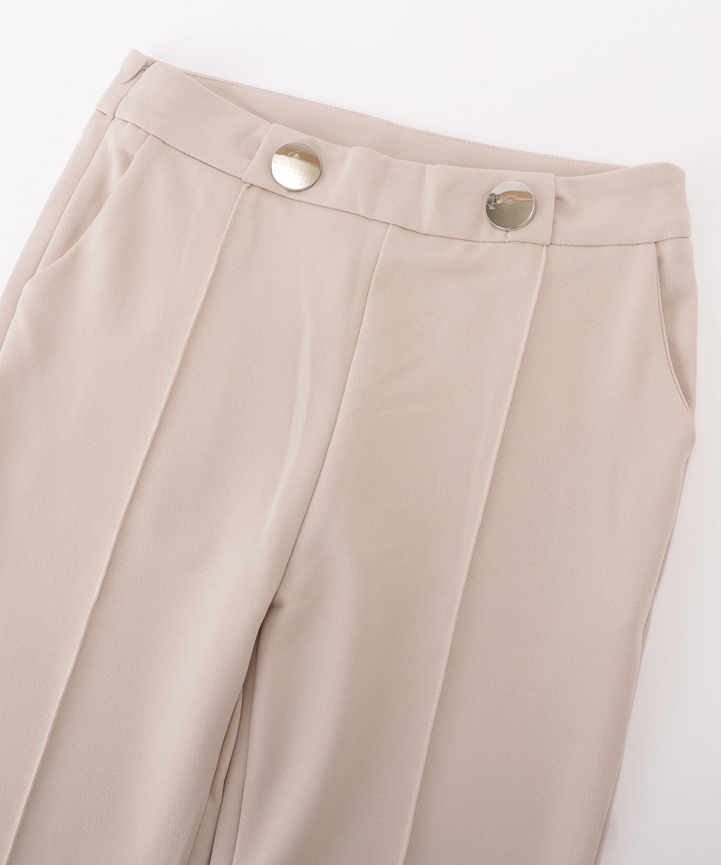 ボタン付きセンターラインフレアパンツ