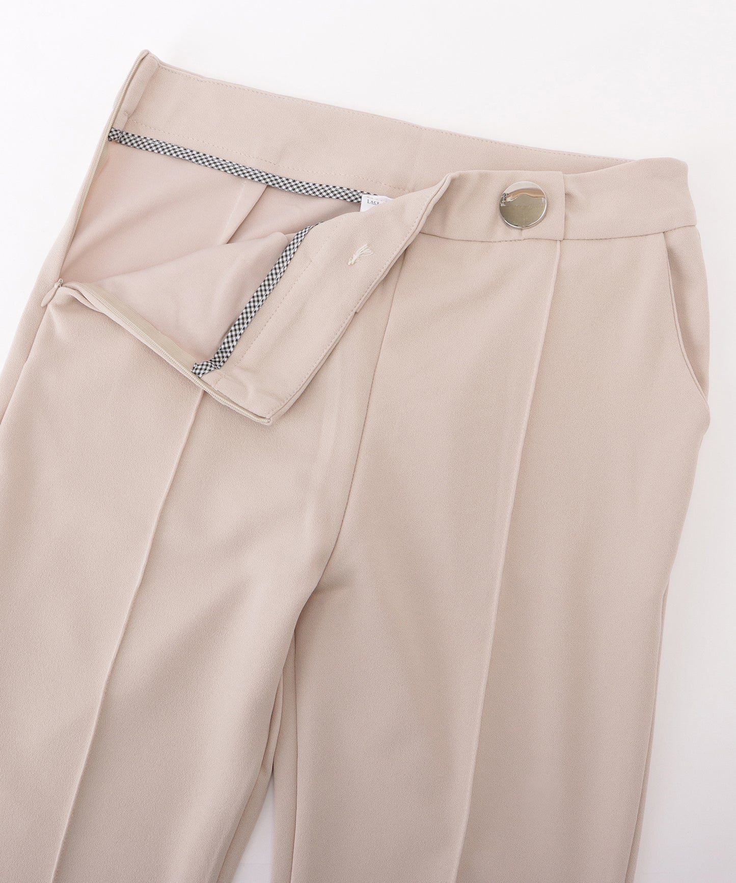ボタン付きセンターラインフレアパンツ