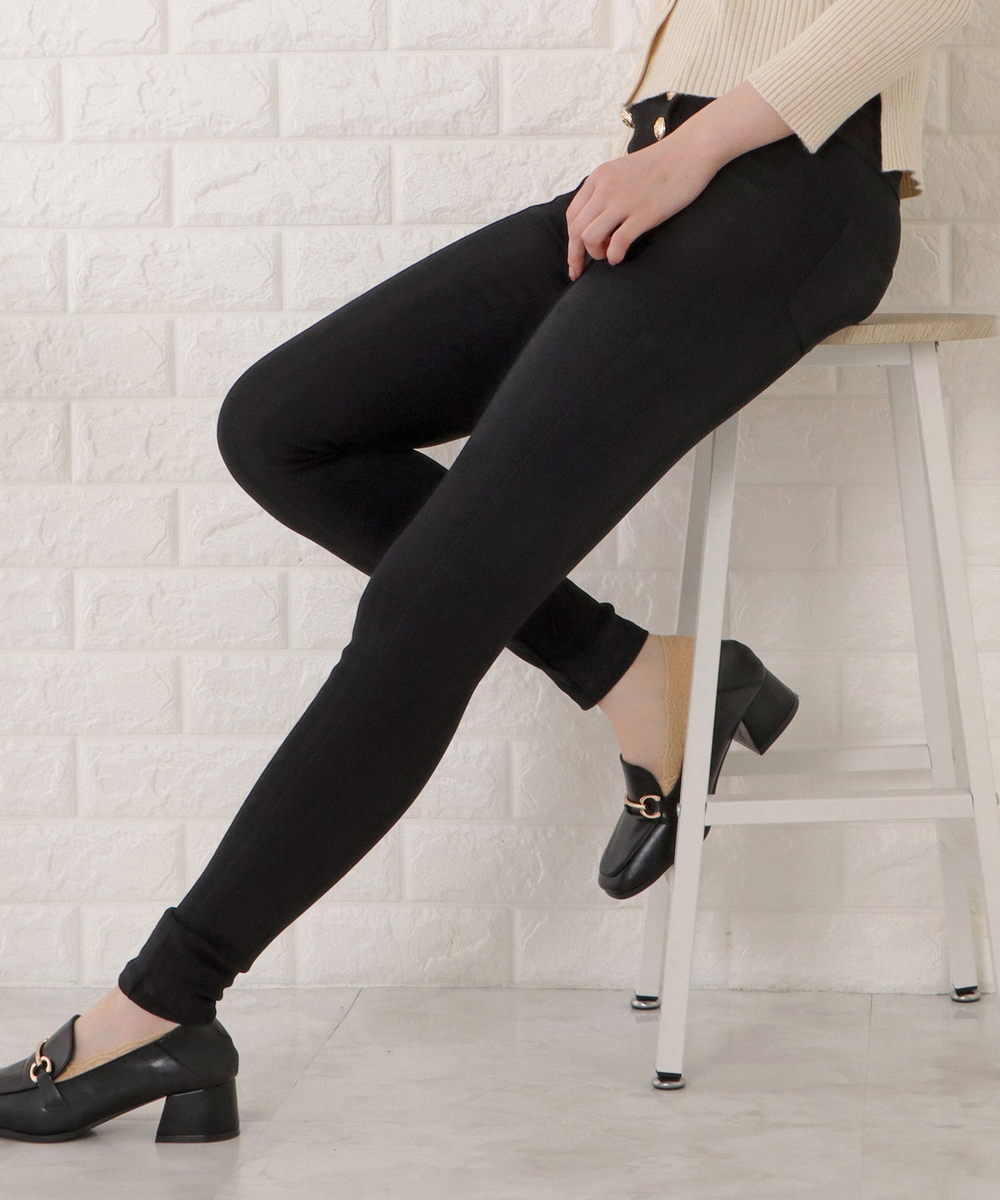 ボタン付きハイウエストストレッチパンツ