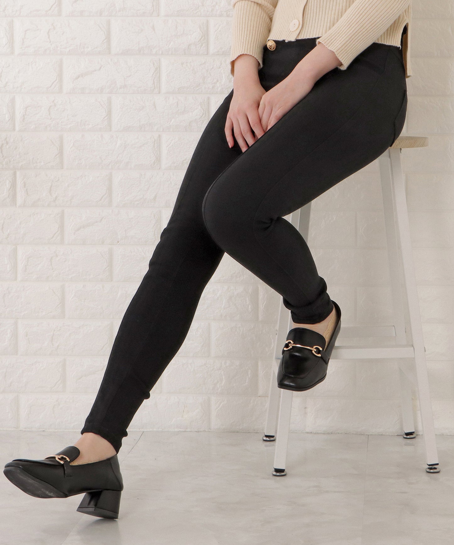 ボタン付きハイウエストストレッチパンツ