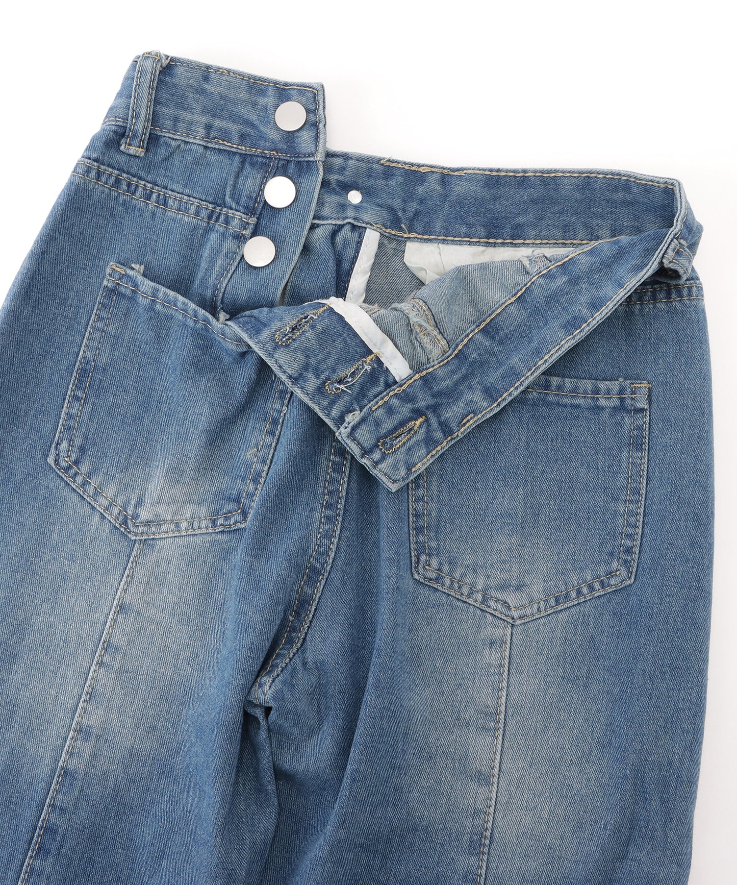 ハイウエスバックボタンデニムパンツ