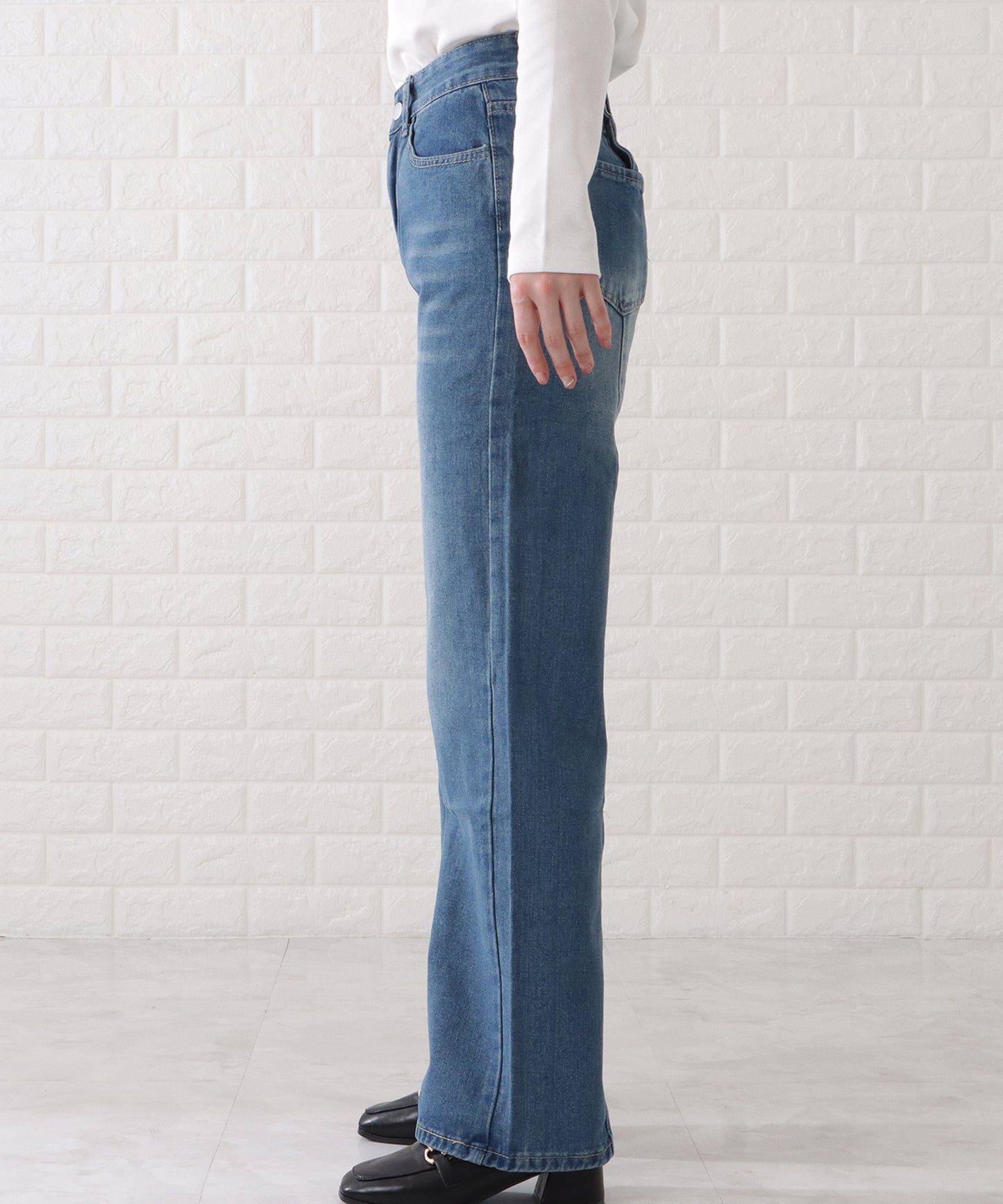 ハイウエスバックボタンデニムパンツ
