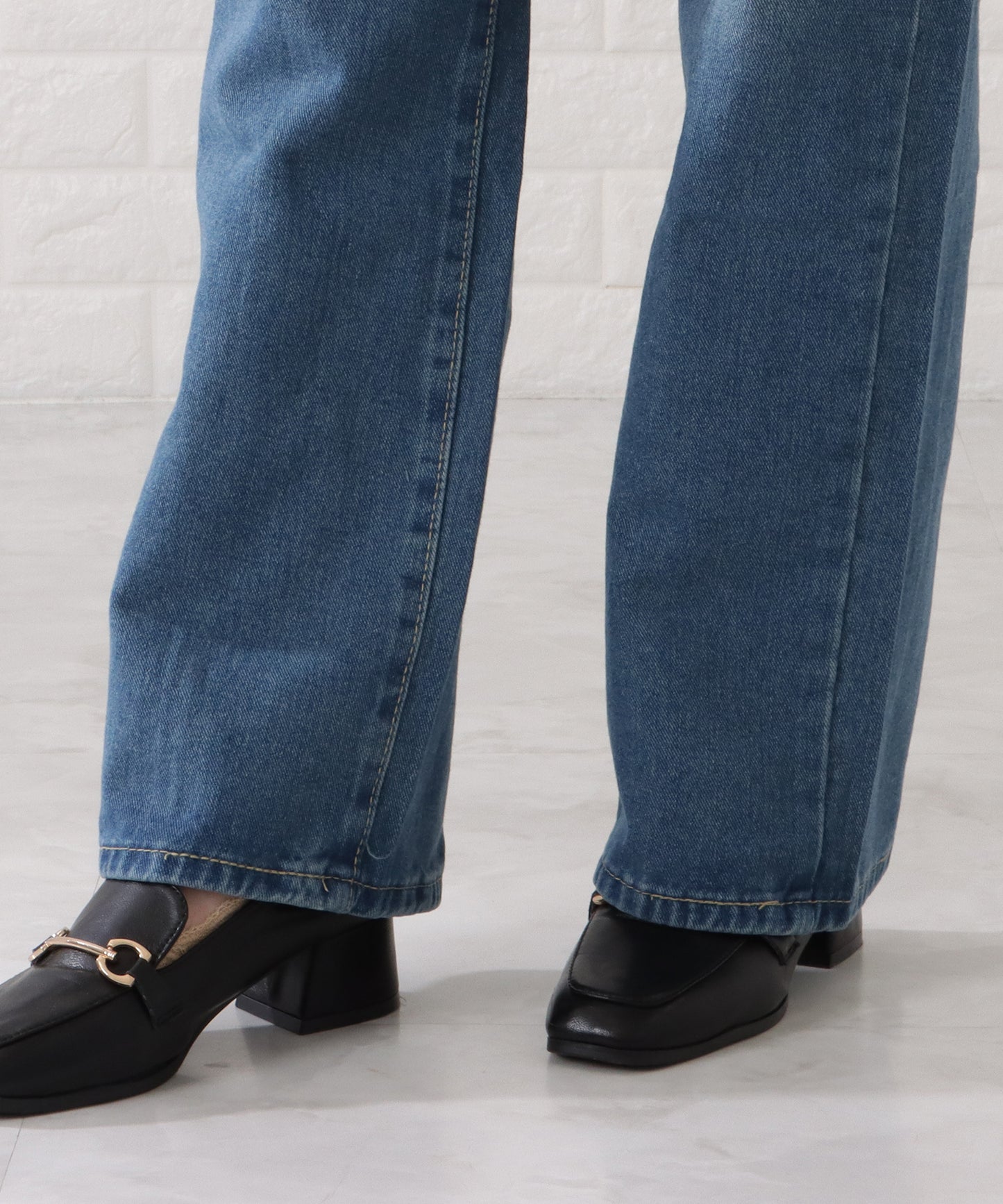 ハイウエスバックボタンデニムパンツ