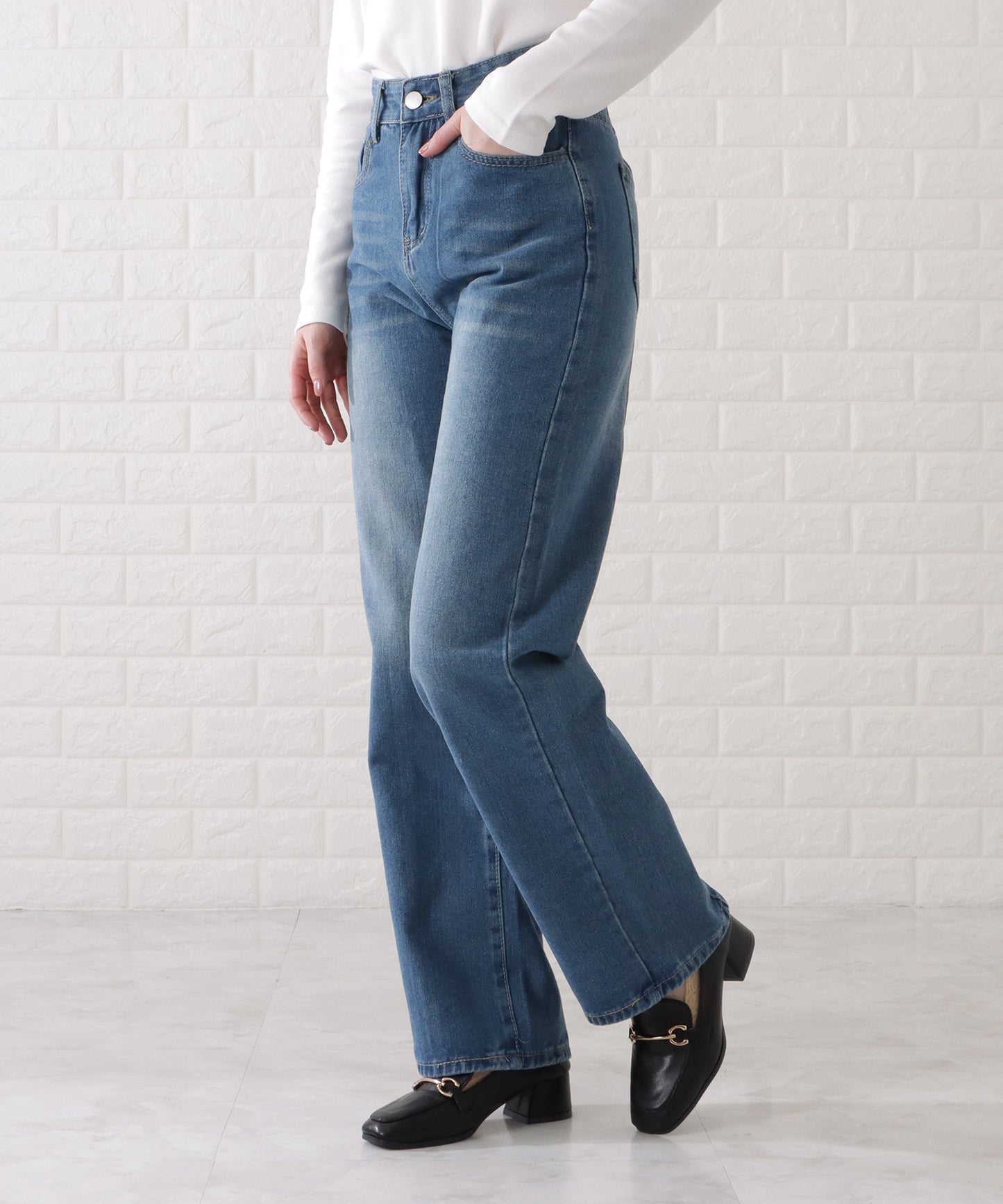 ハイウエスバックボタンデニムパンツ