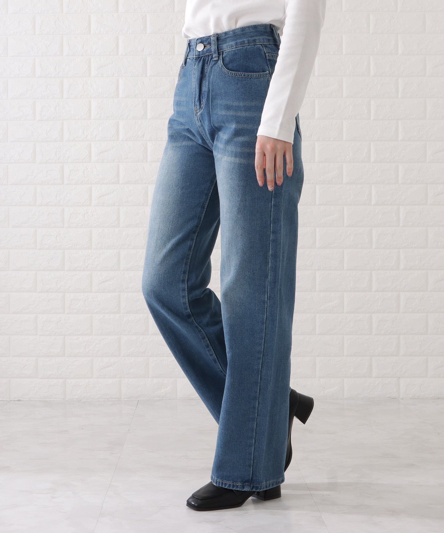 ハイウエスバックボタンデニムパンツ