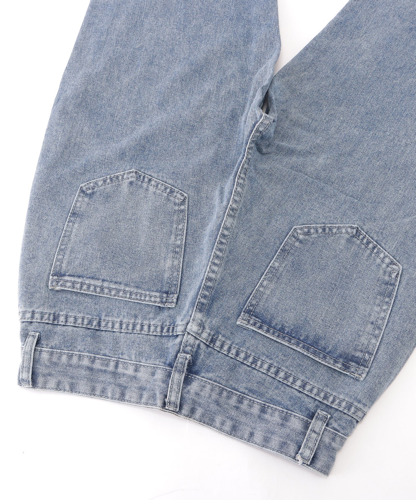 センタースリット入りストレートデニムパンツ