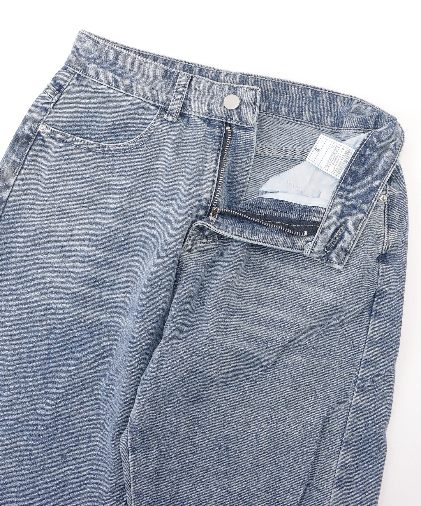 センタースリット入りストレートデニムパンツ
