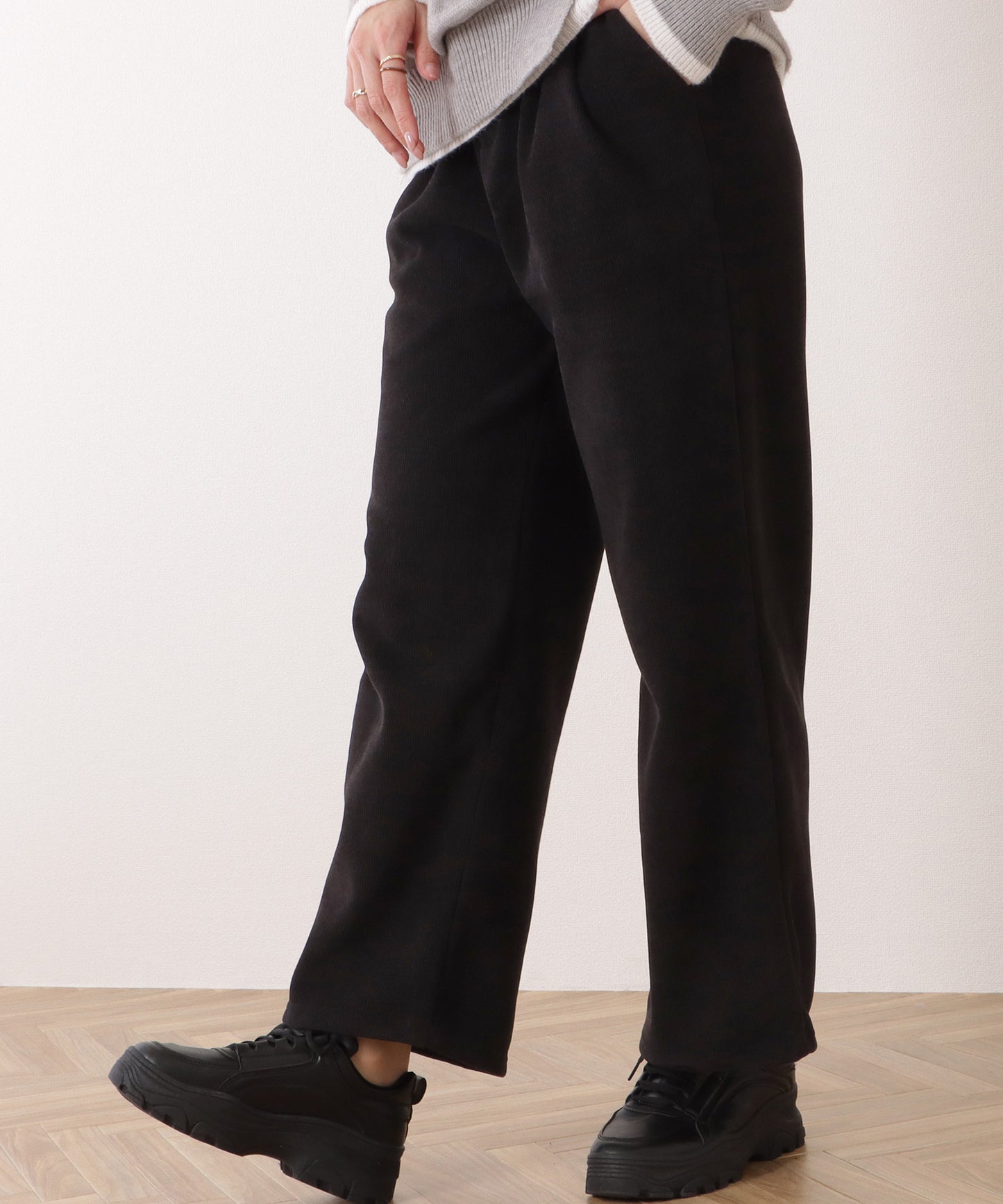 ハイウエストダブルボタンタックワイドパンツ