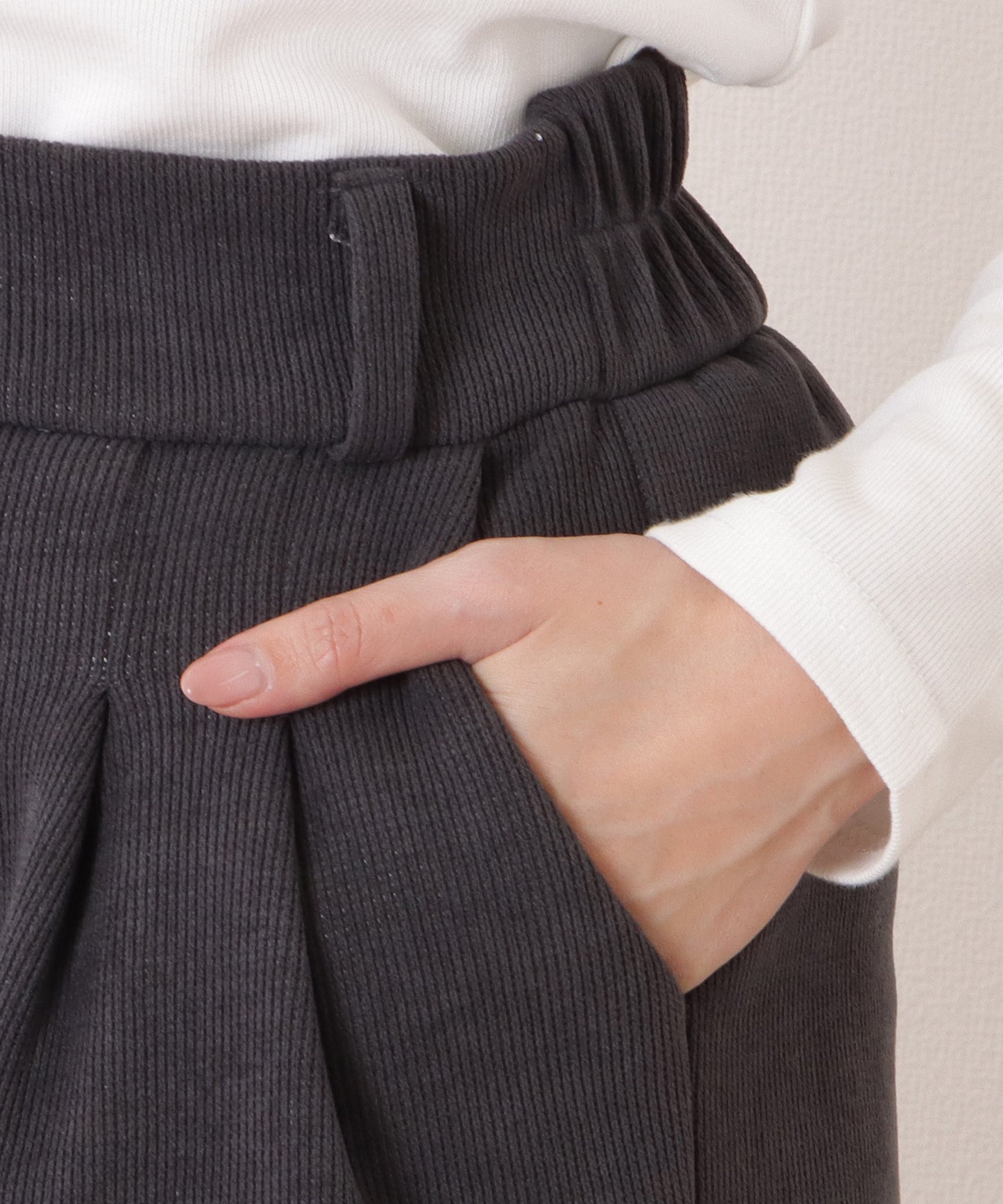 ハイウエストダブルボタンタックワイドパンツ