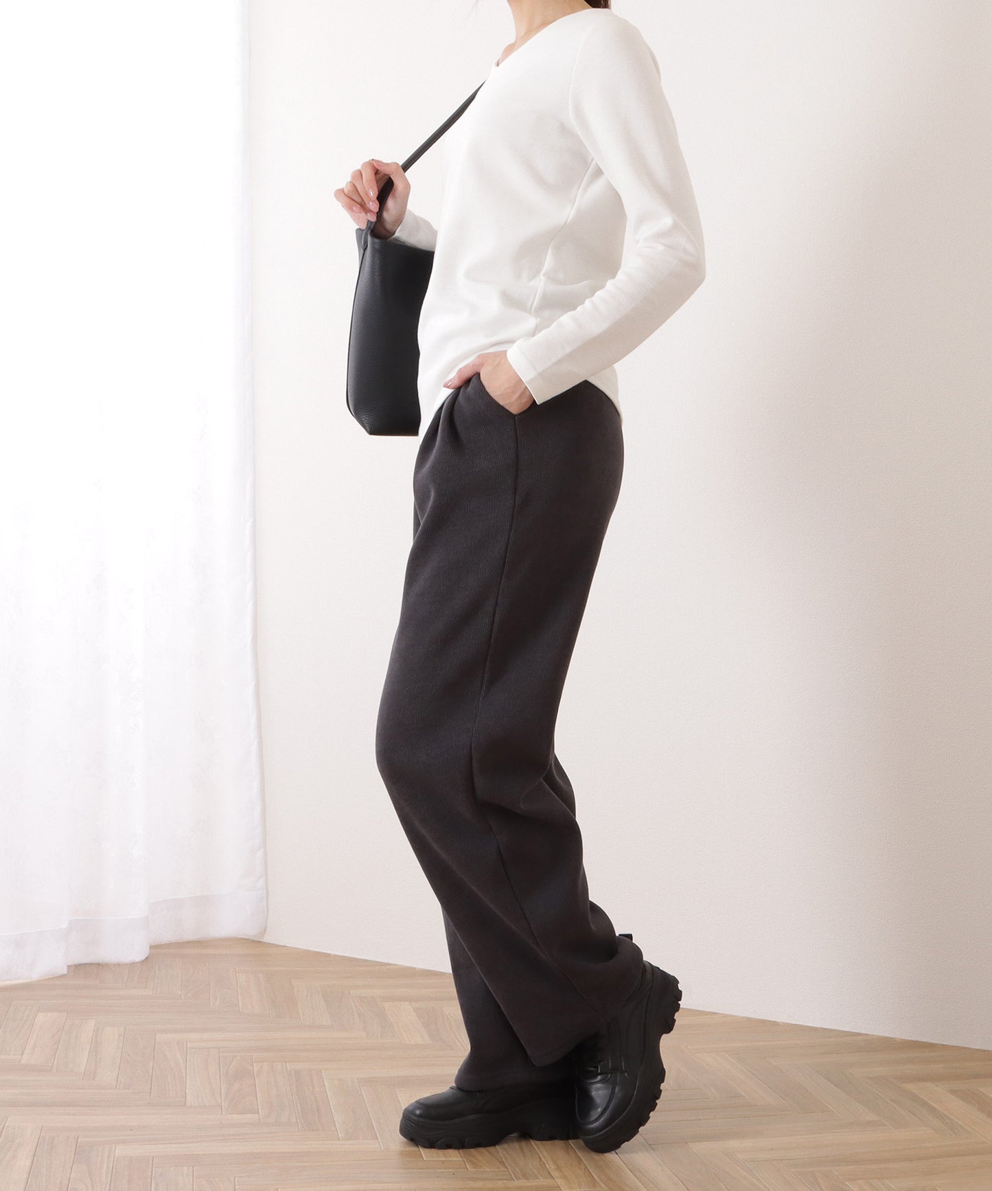 ハイウエストダブルボタンタックワイドパンツ