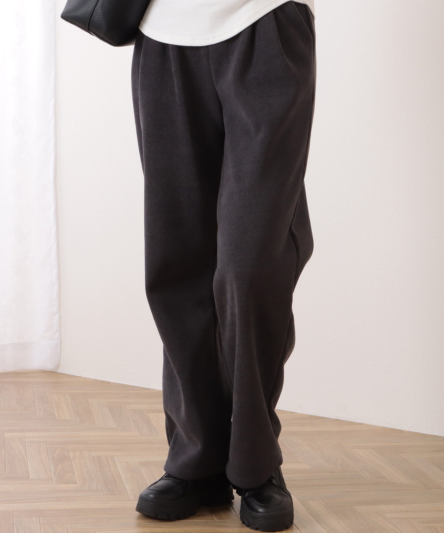 ハイウエストダブルボタンタックワイドパンツ