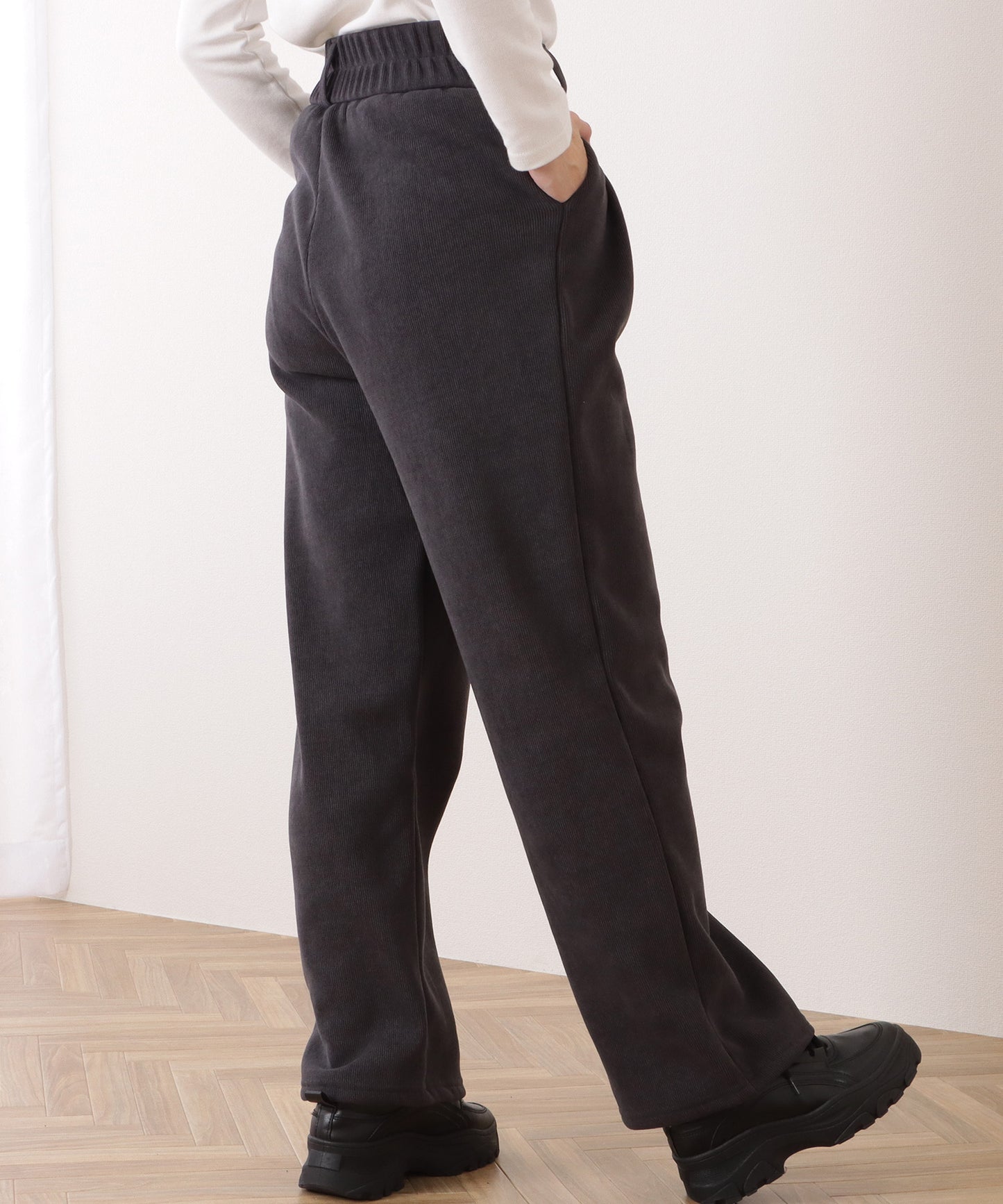 ハイウエストダブルボタンタックワイドパンツ