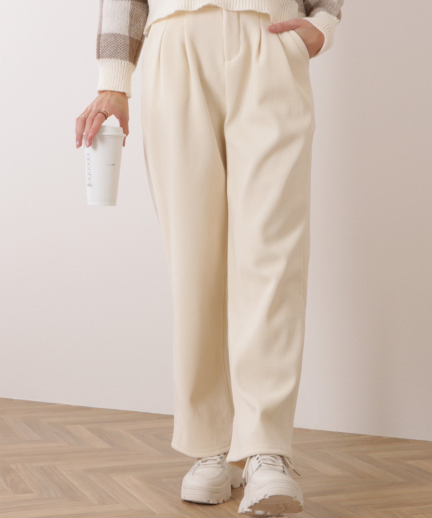 ハイウエストダブルボタンタックワイドパンツ