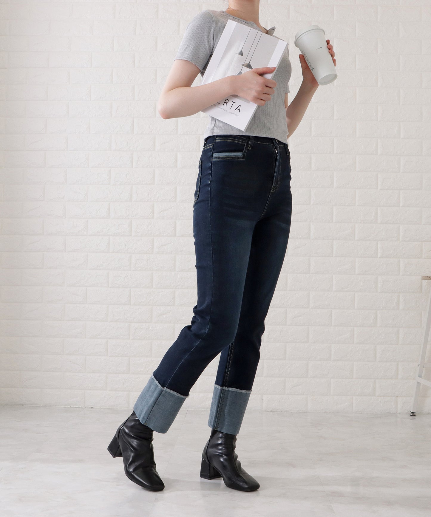 ロールアップハイウエストストレートデニムパンツ